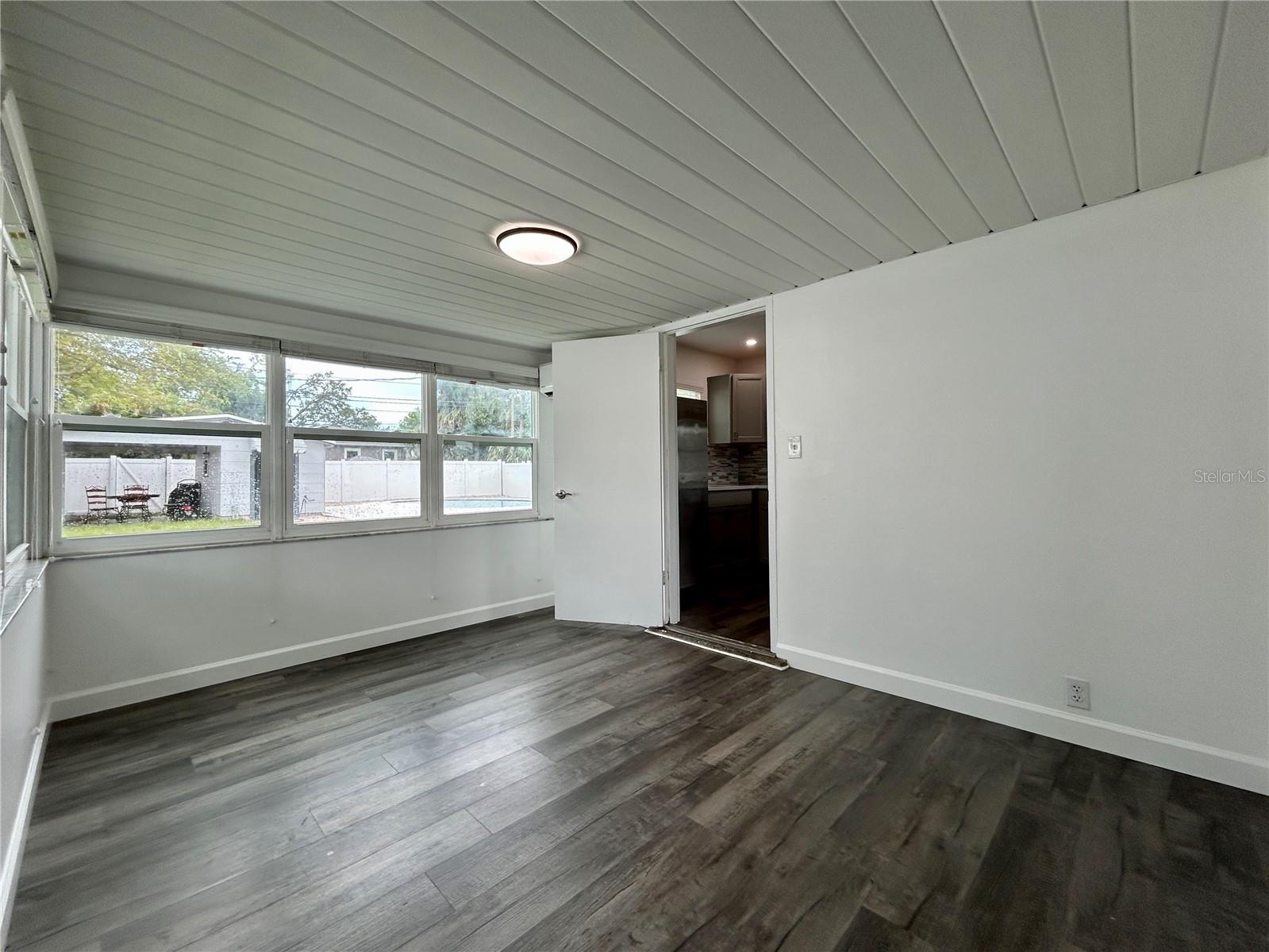 Image 14 of 26 For 928 58th Avenue N
