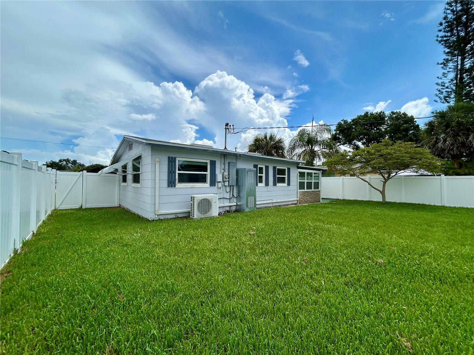 Image 18 of 26 For 928 58th Avenue N