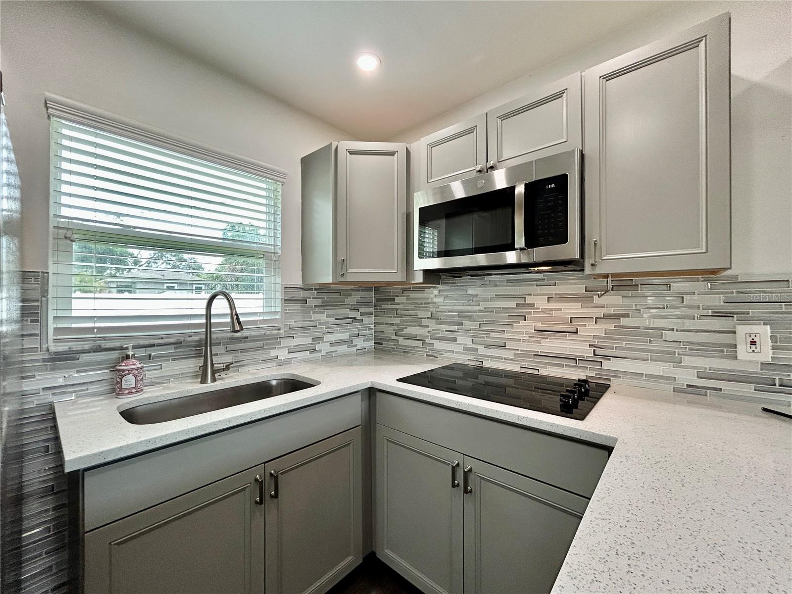 Image 7 of 26 For 928 58th Avenue N