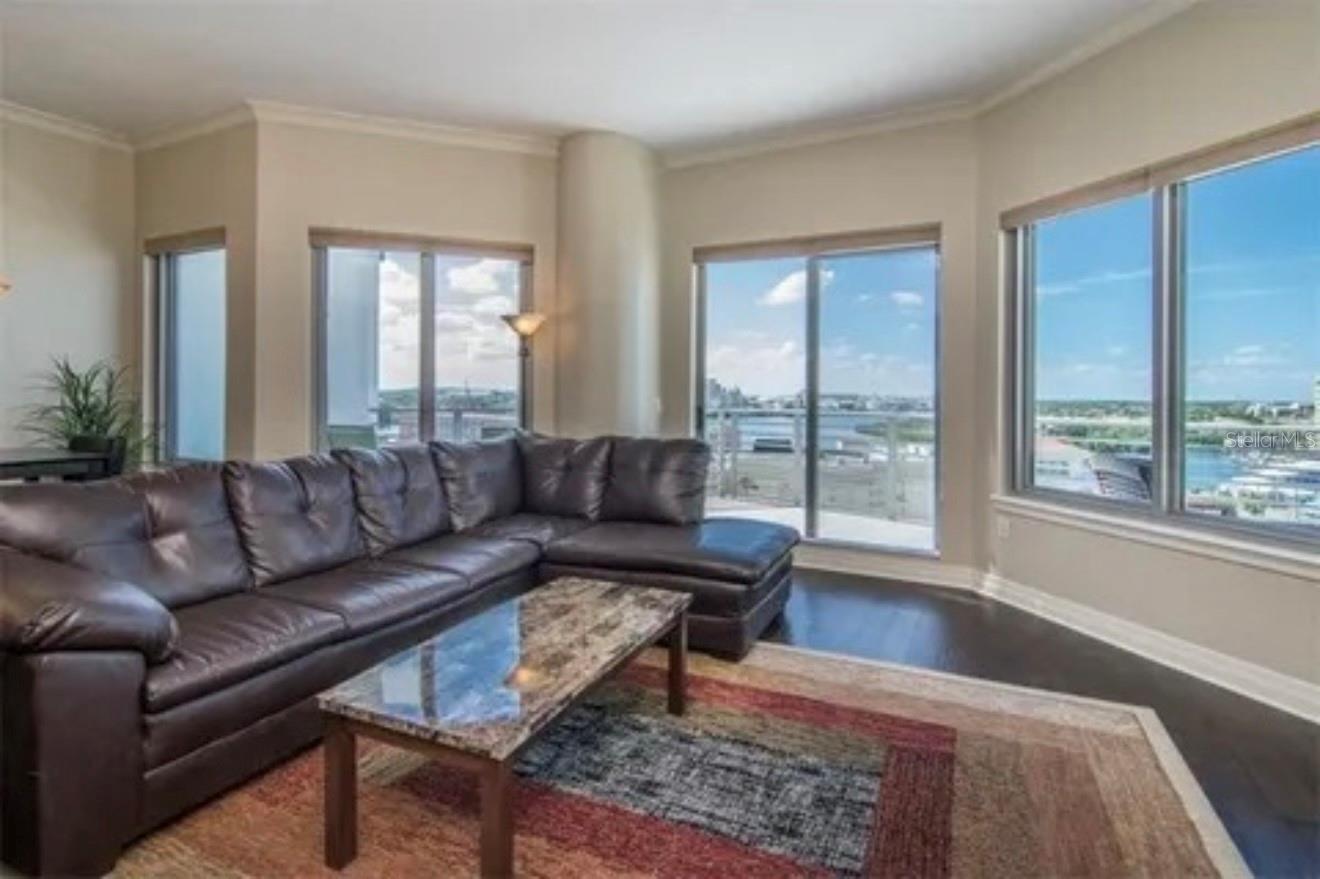 Image 3 of 23 For 1209 Cumberland Avenue 901