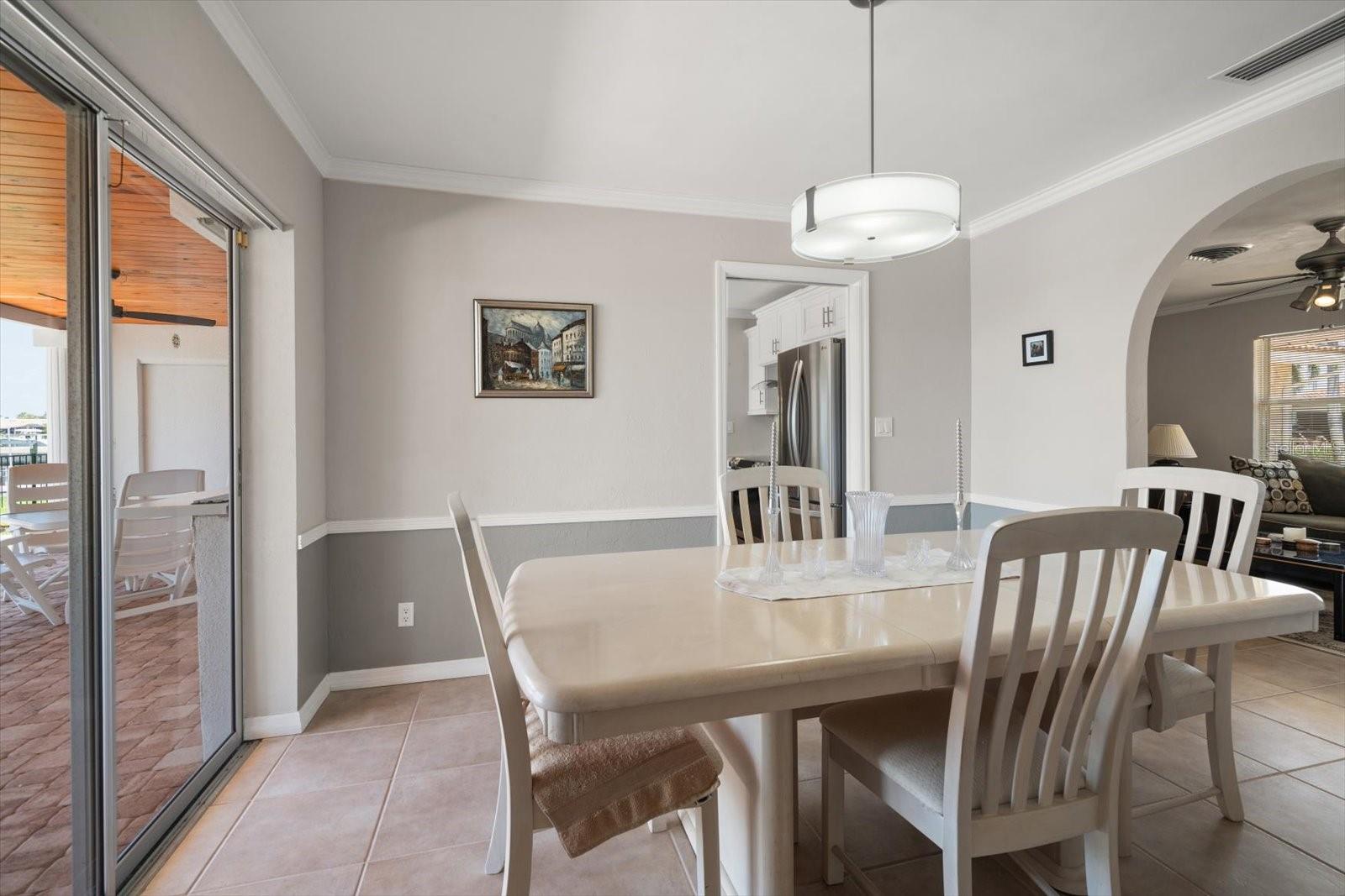 Listing photo id 12 for 4754 Overlook Drive Ne