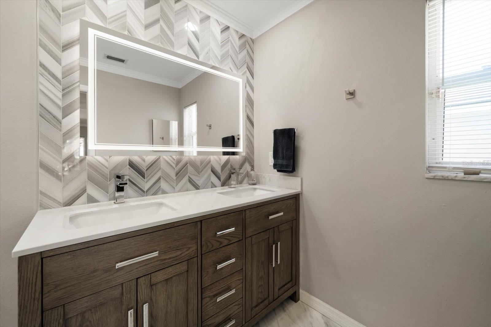 Listing photo id 15 for 4754 Overlook Drive Ne