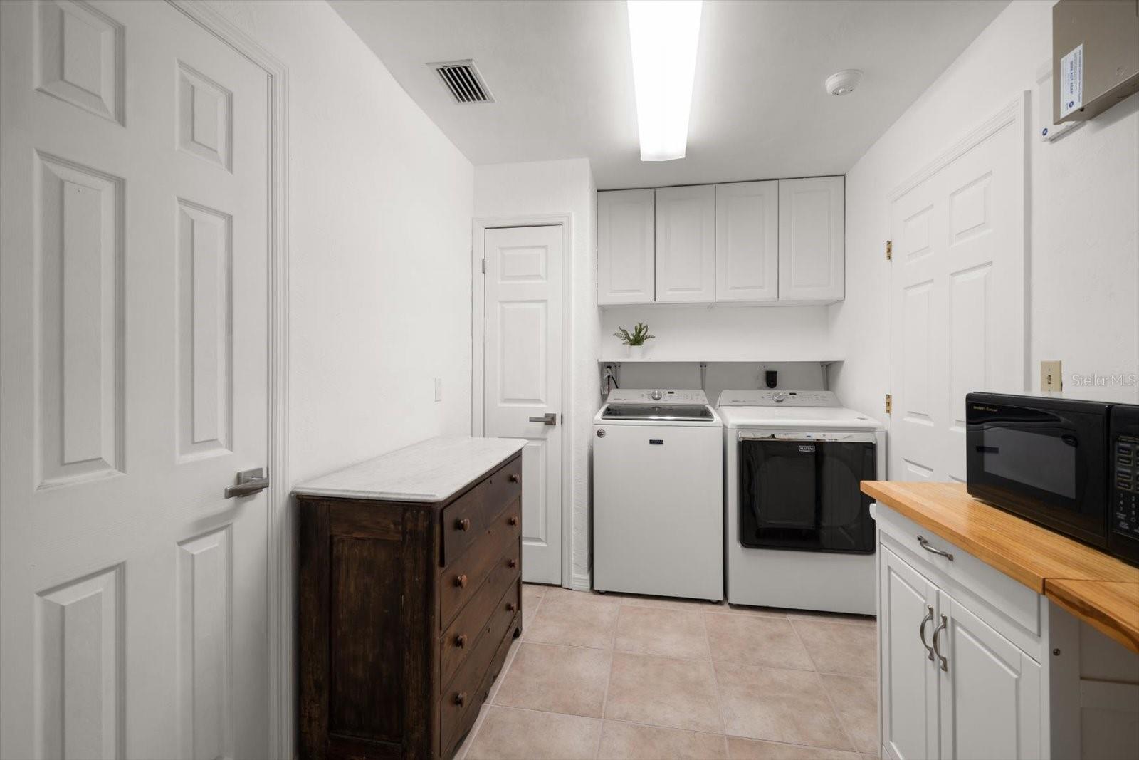 Listing photo id 22 for 4754 Overlook Drive Ne