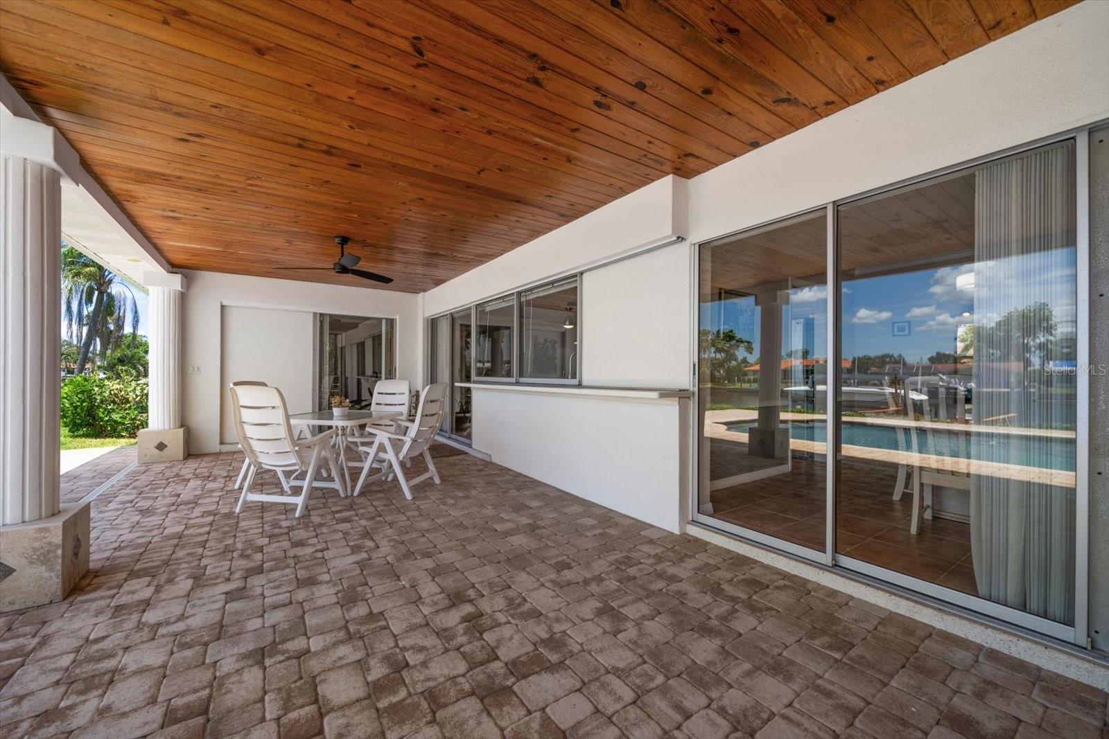 Listing photo id 25 for 4754 Overlook Drive Ne