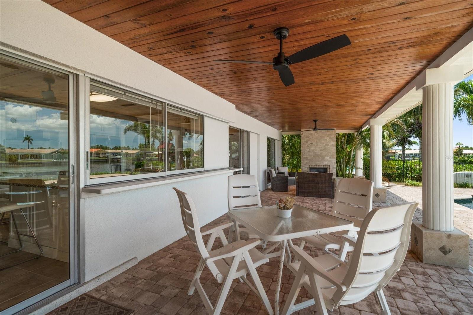 Listing photo id 26 for 4754 Overlook Drive Ne
