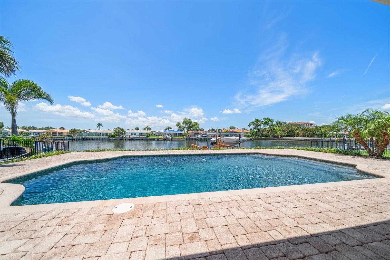 Listing photo id 31 for 4754 Overlook Drive Ne