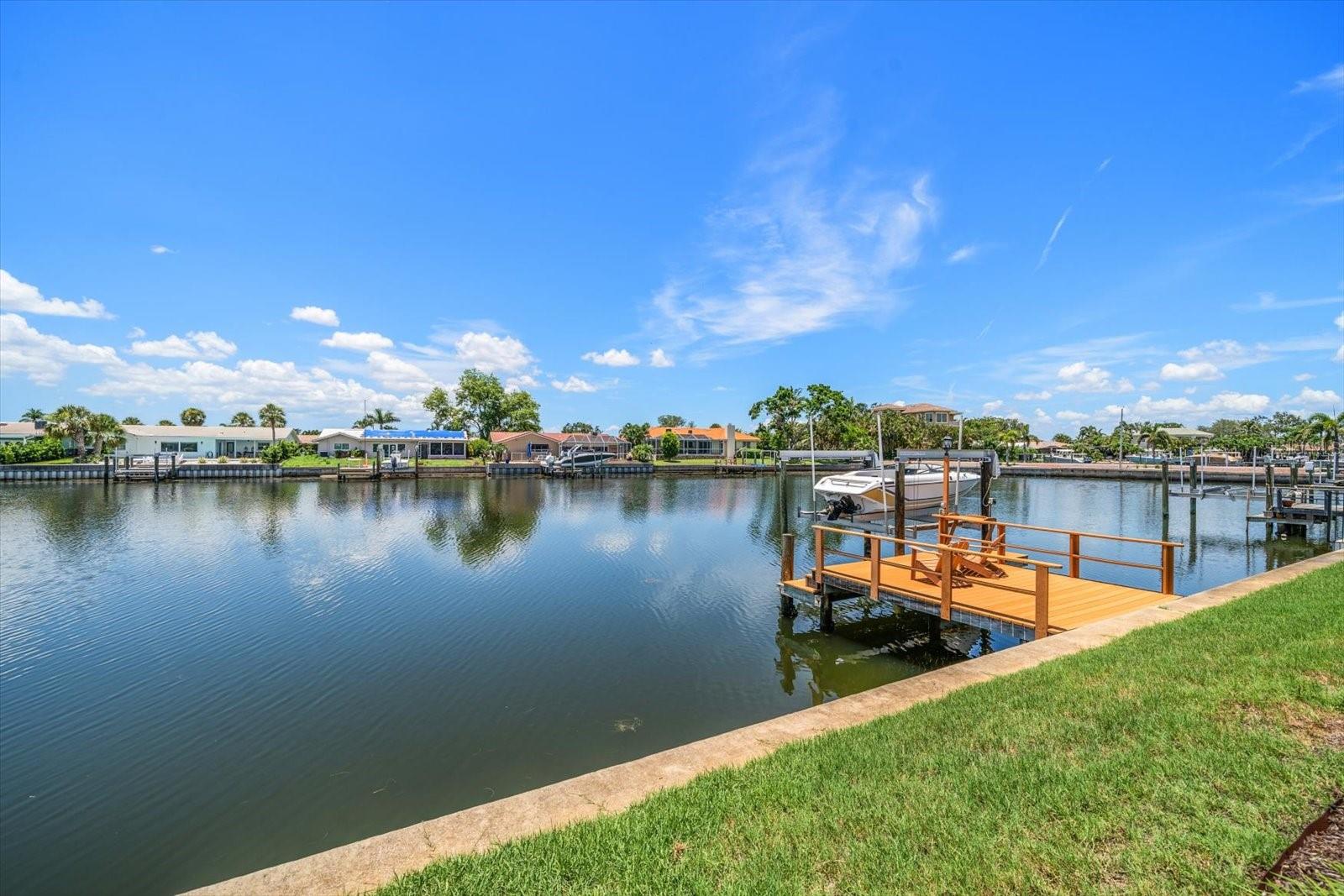 Listing photo id 35 for 4754 Overlook Drive Ne