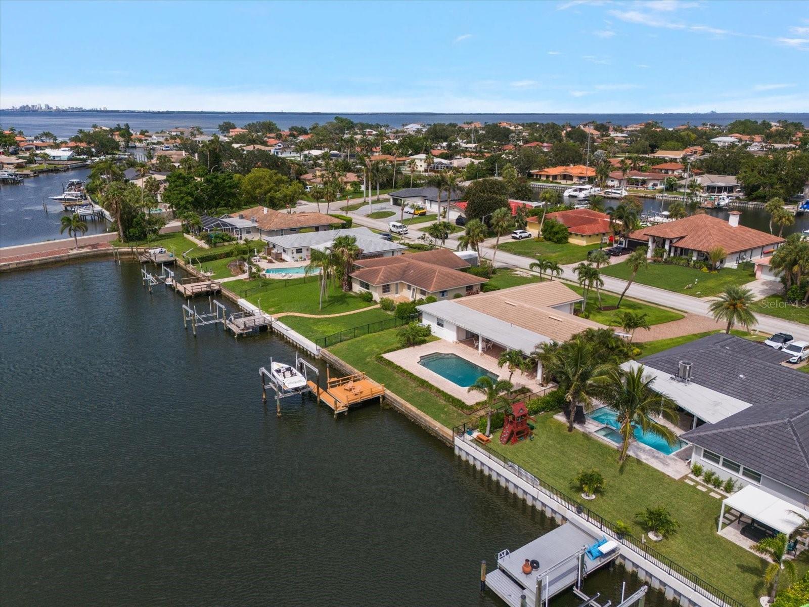 Listing photo id 37 for 4754 Overlook Drive Ne