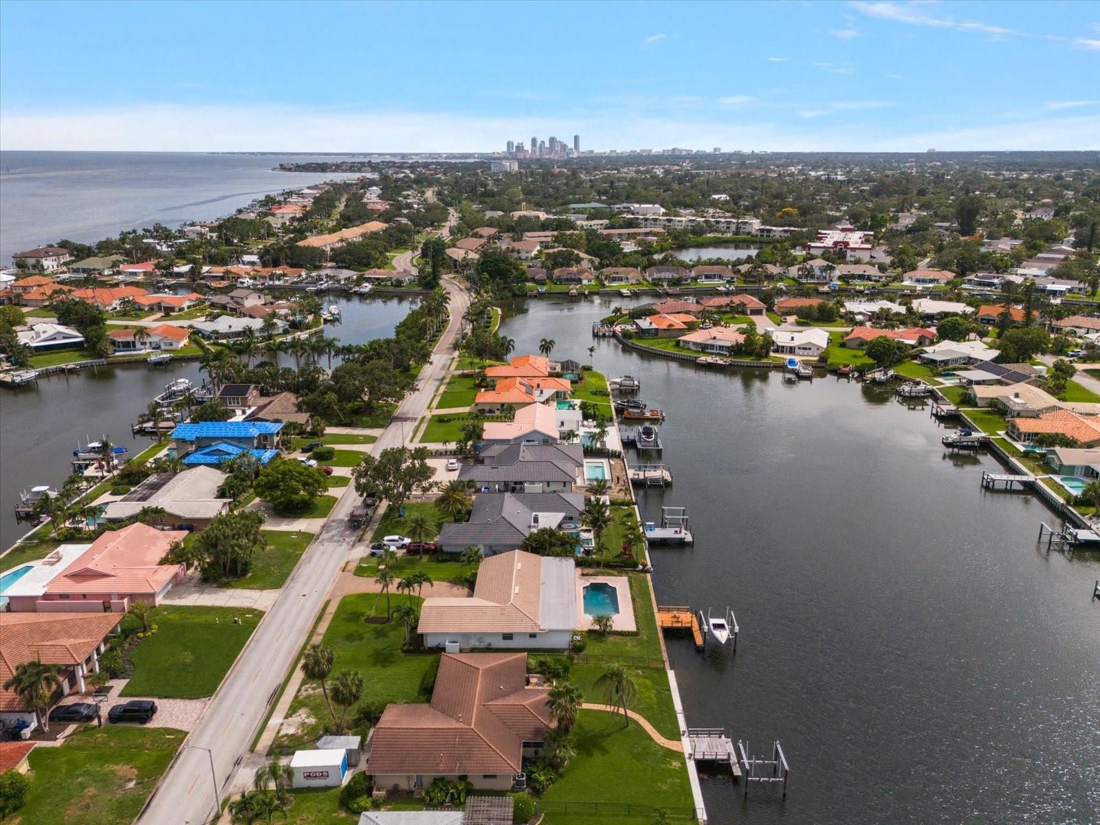 Listing photo id 39 for 4754 Overlook Drive Ne