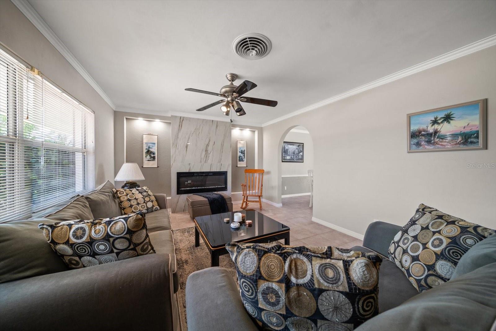 Listing photo id 3 for 4754 Overlook Drive Ne