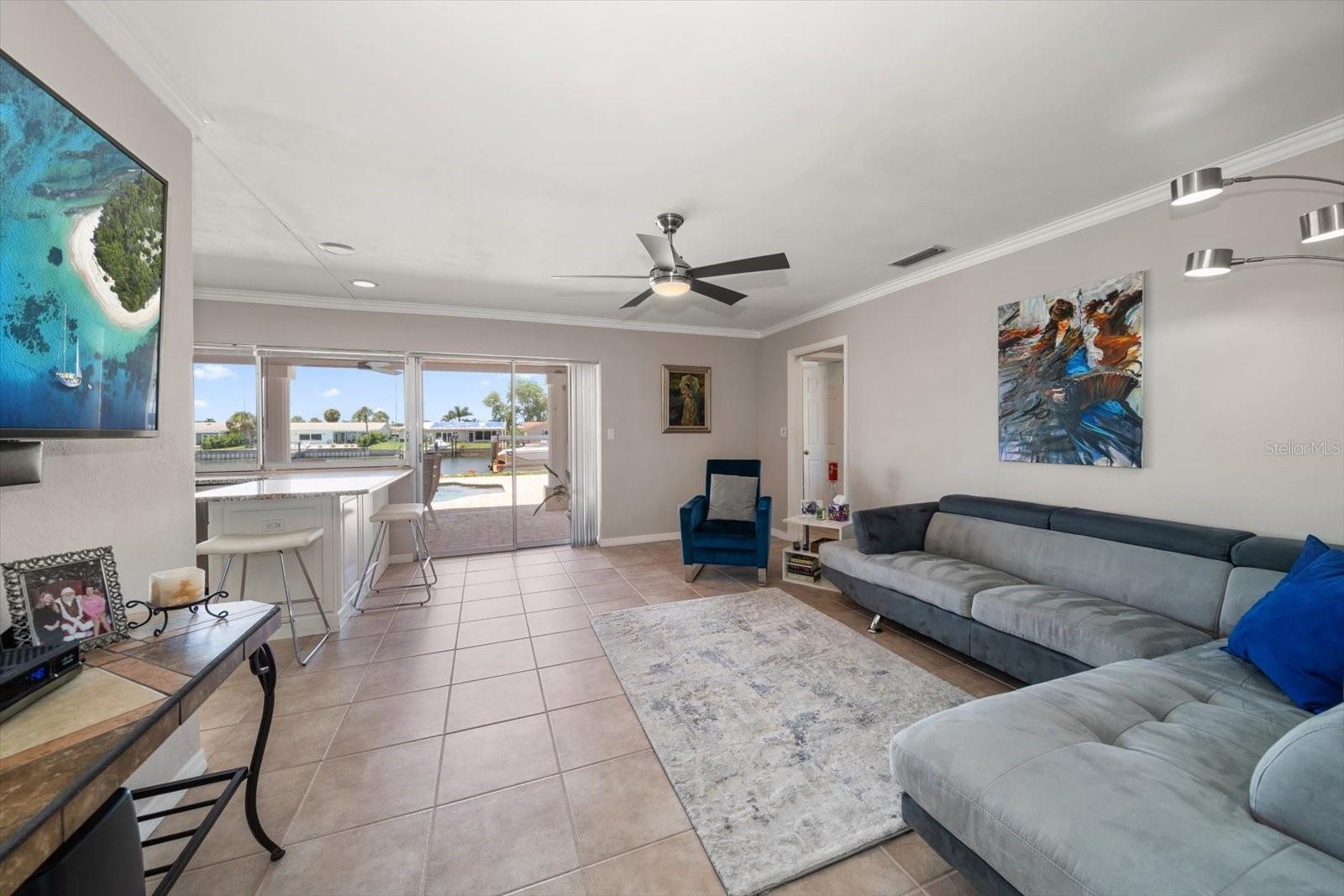 Listing photo id 5 for 4754 Overlook Drive Ne