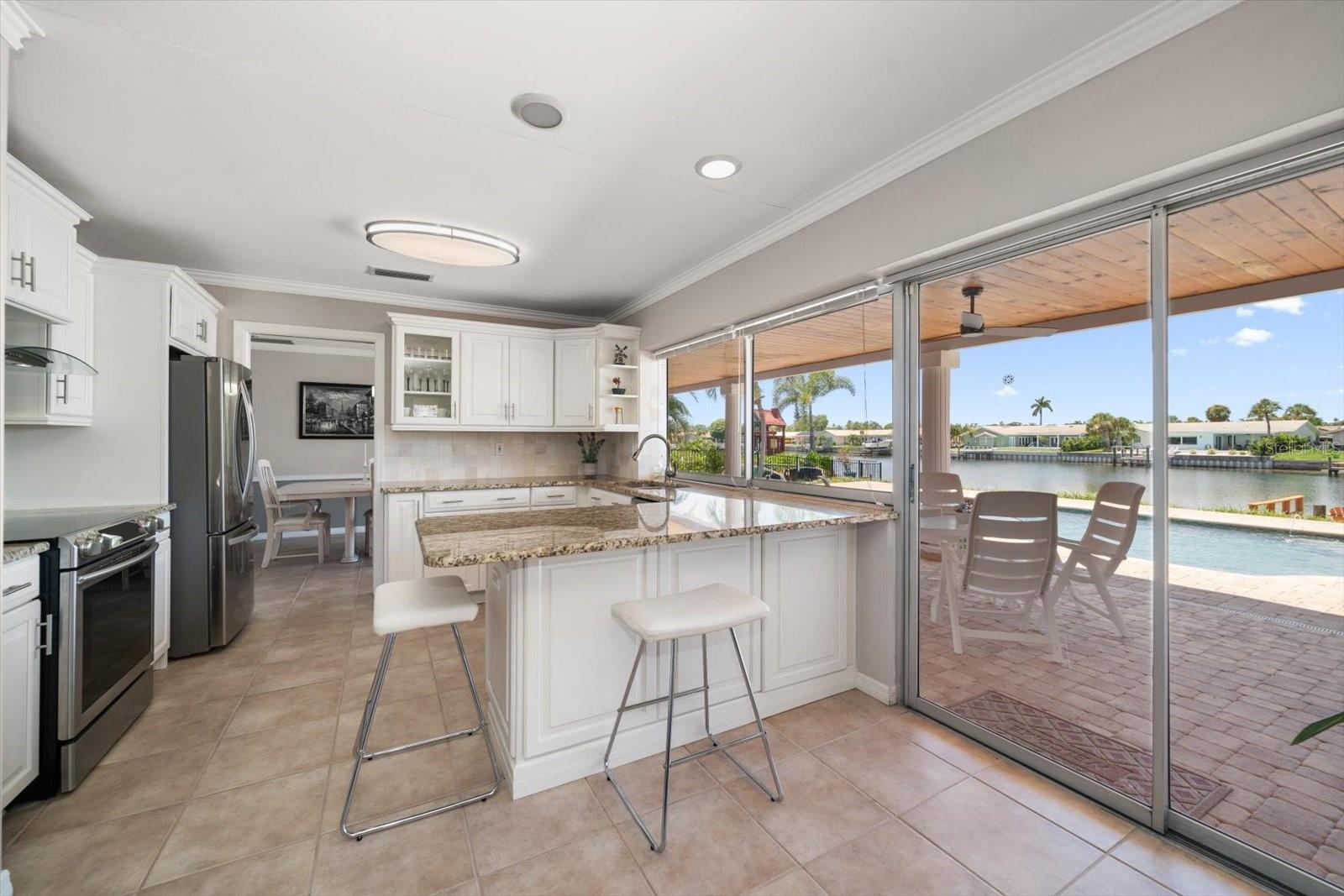 Listing photo id 6 for 4754 Overlook Drive Ne