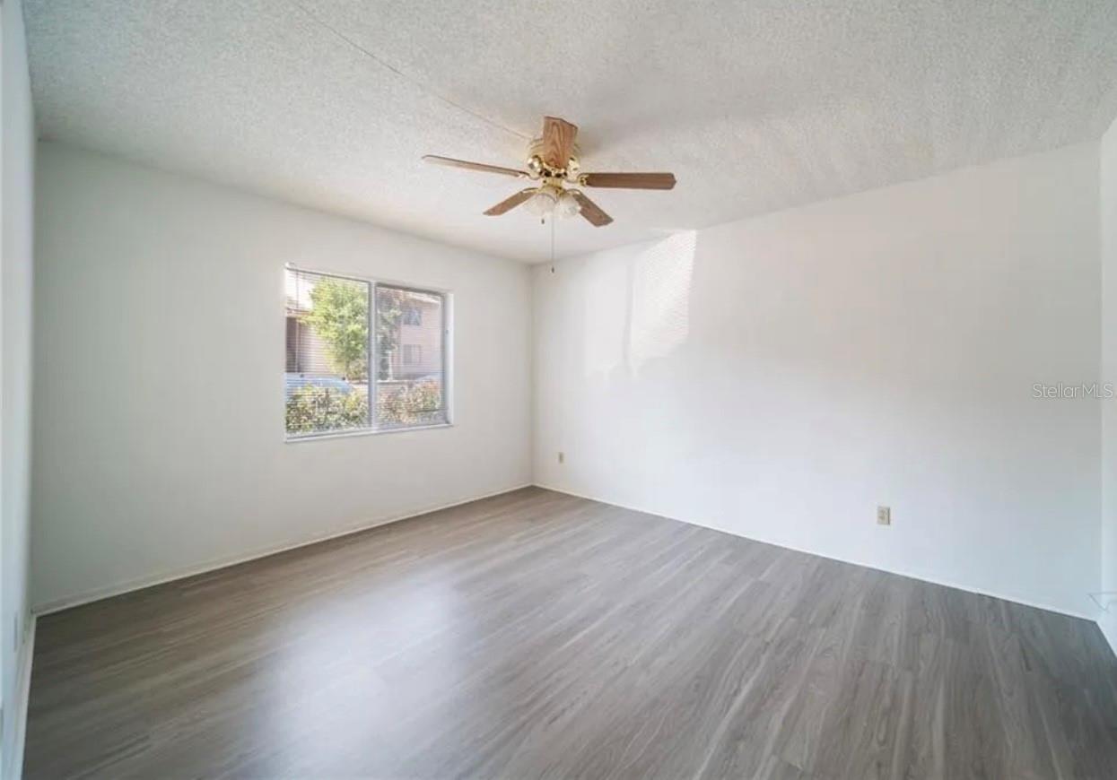 Image 5 of 15 For 5502 Pokeweed Court 157