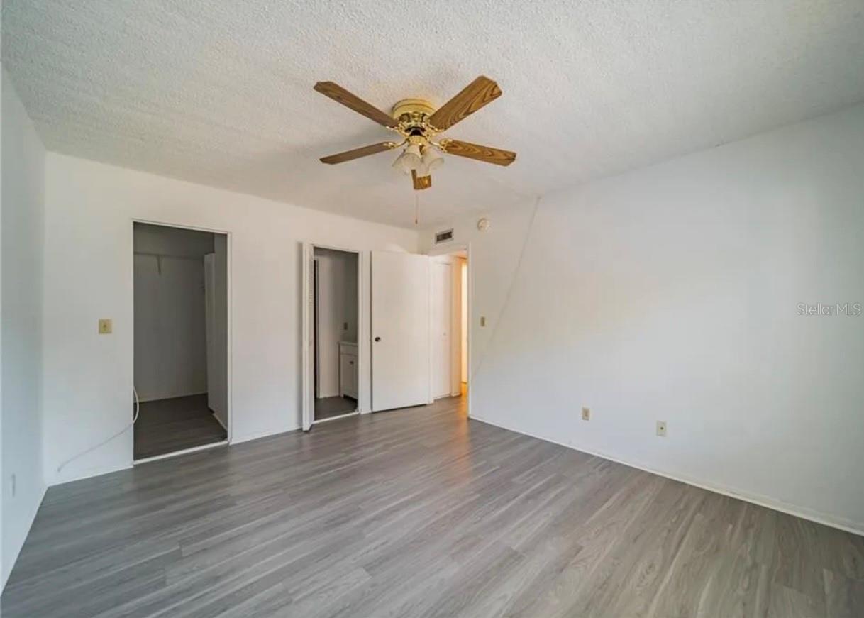 Image 6 of 15 For 5502 Pokeweed Court 157