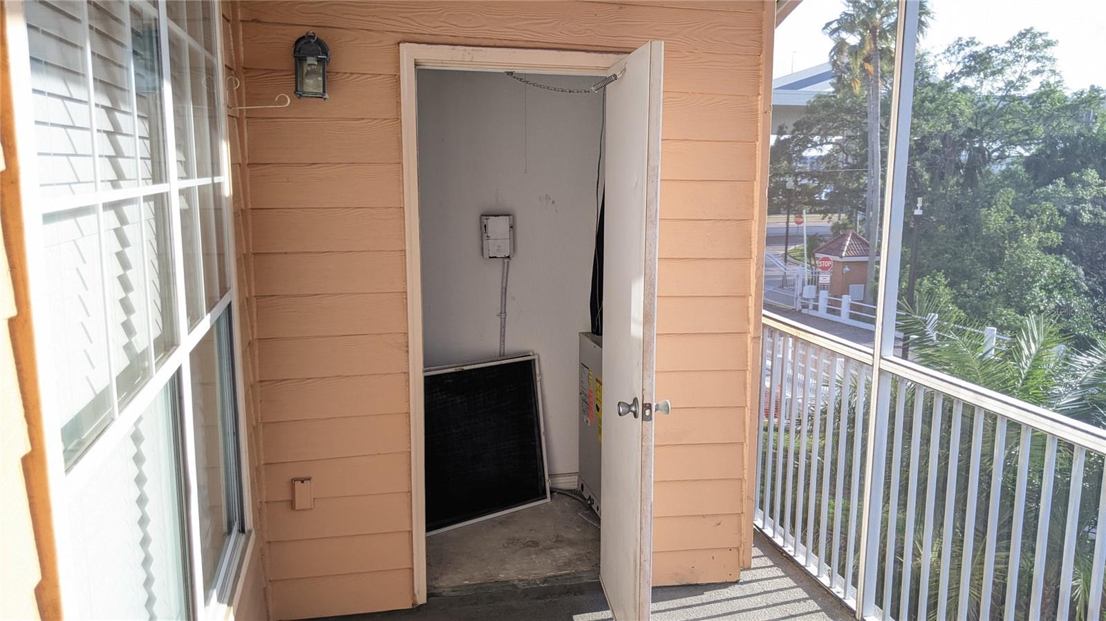 Image 24 of 46 For 5000 Culbreath Key Way 1-220