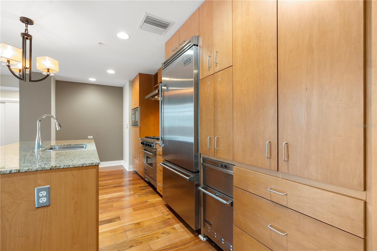 Image 17 of 52 For 1208 Kennedy Boulevard 912