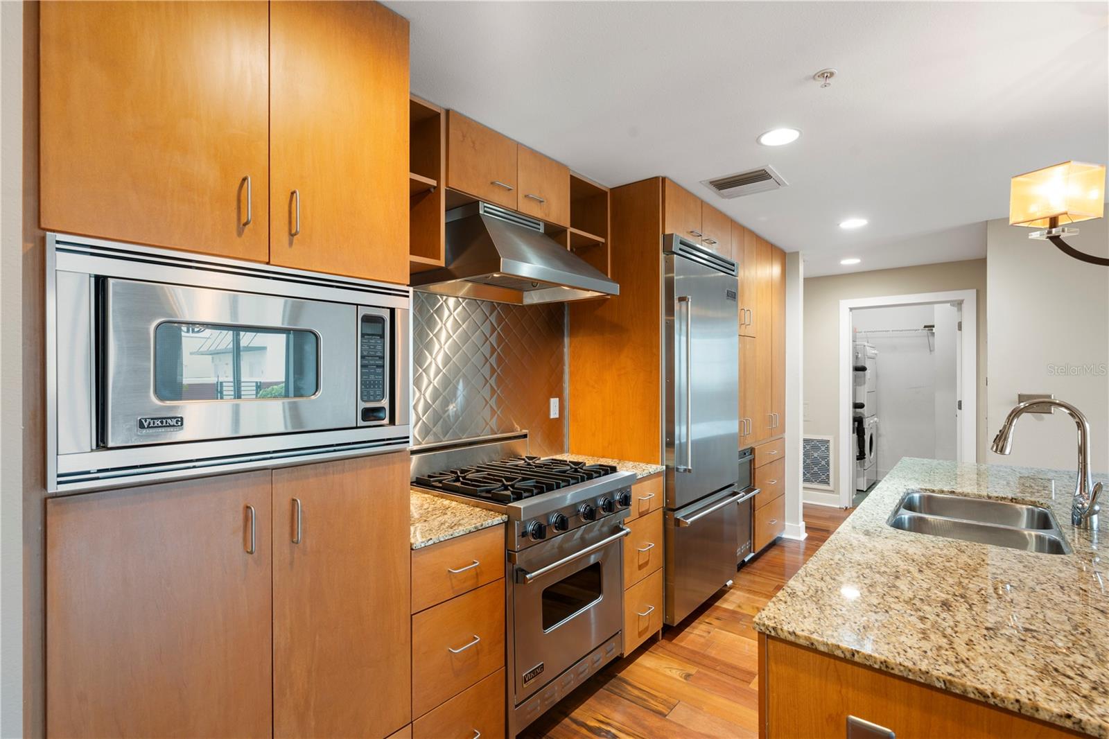 Image 19 of 52 For 1208 Kennedy Boulevard 912