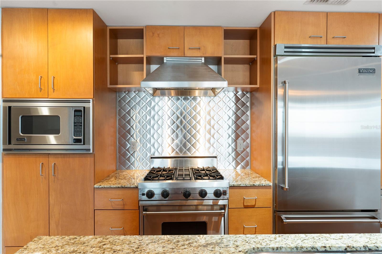 Image 20 of 52 For 1208 Kennedy Boulevard 912