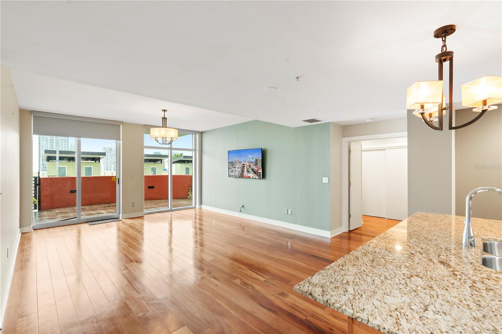 Image 22 of 52 For 1208 Kennedy Boulevard 912