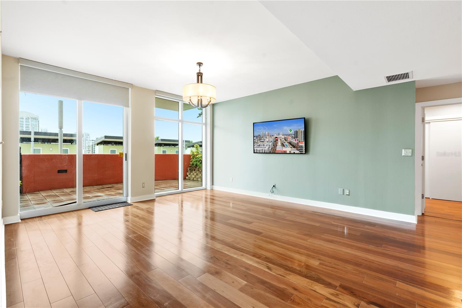 Image 23 of 52 For 1208 Kennedy Boulevard 912