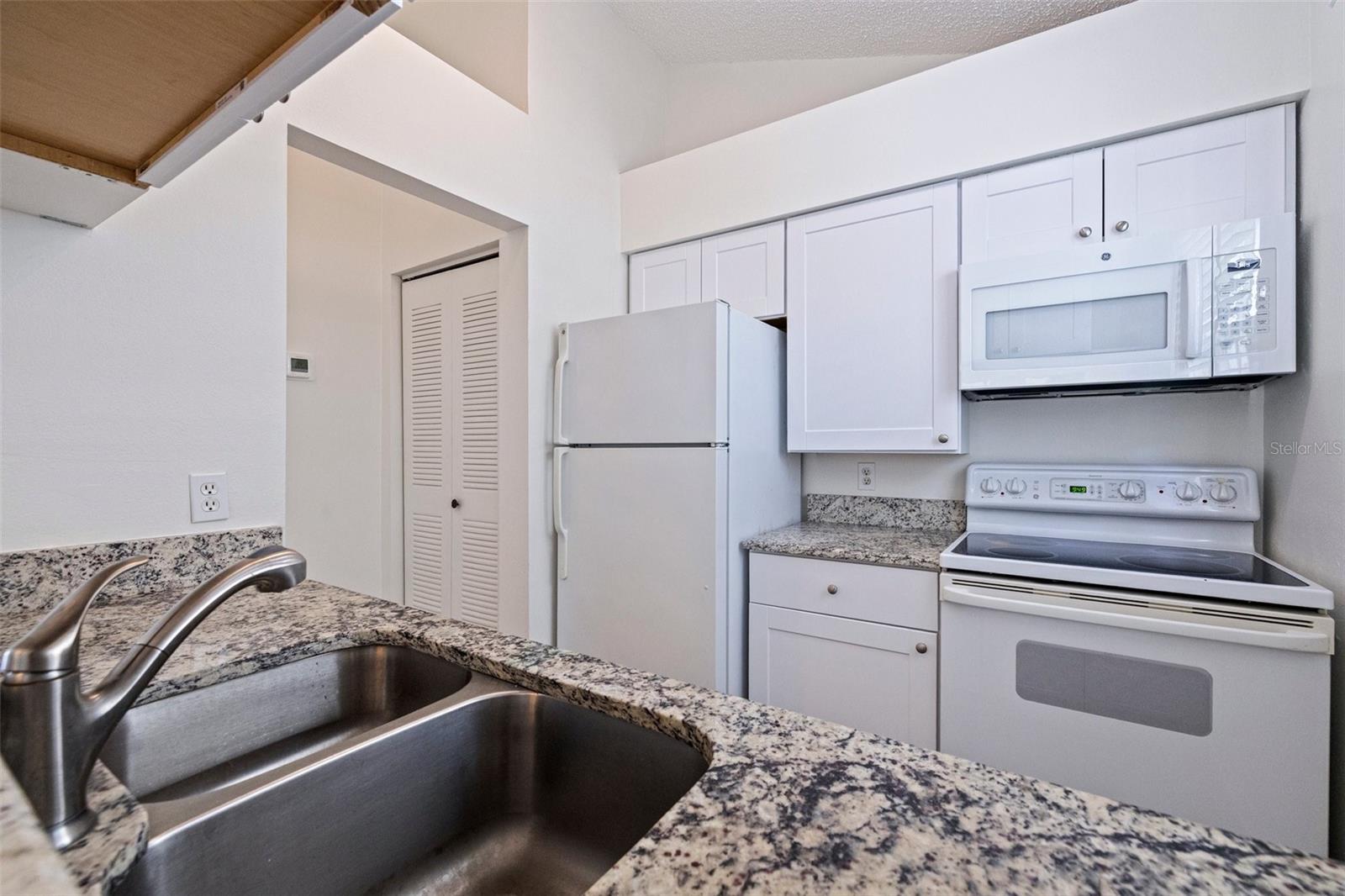 Image 14 of 30 For 6826 Stones Throw Circle N 11308