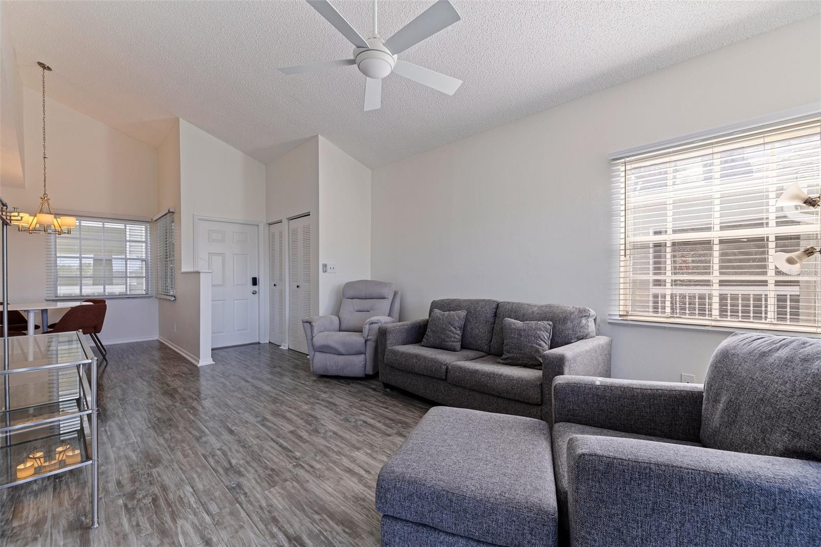 Image 6 of 30 For 6826 Stones Throw Circle N 11308