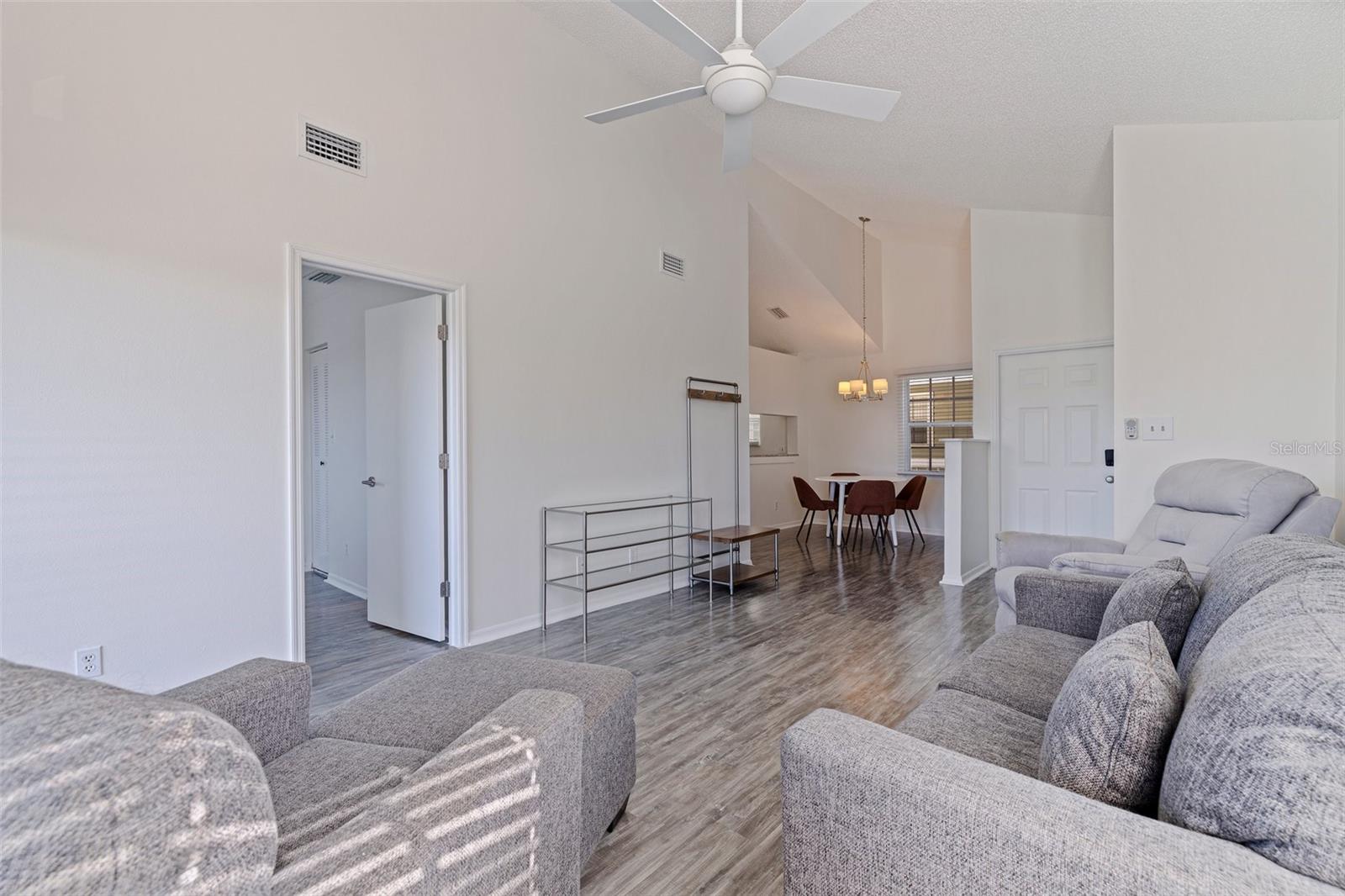 Image 8 of 30 For 6826 Stones Throw Circle N 11308
