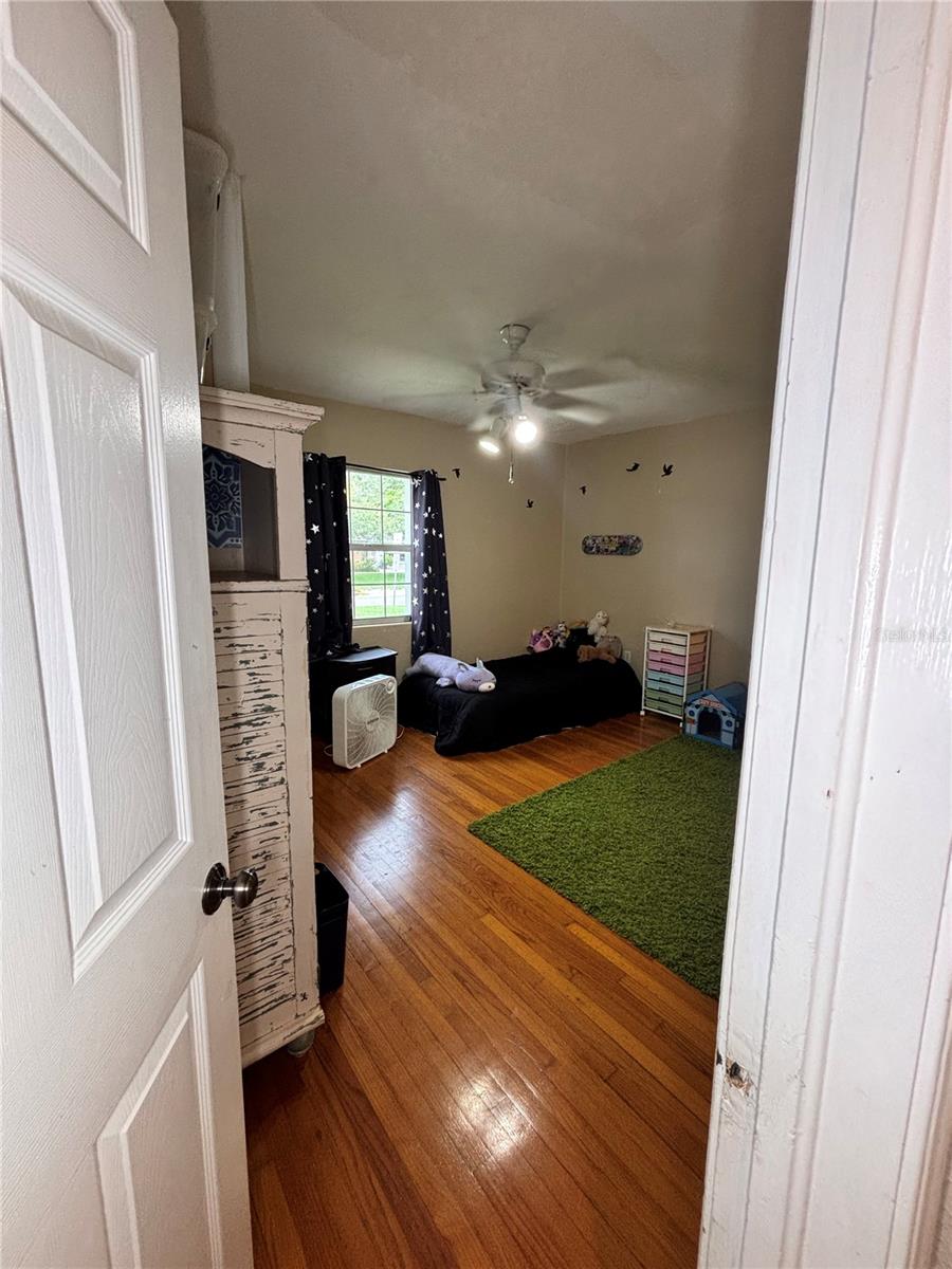 Image 21 of 80 For 114 Arcturas Avenue