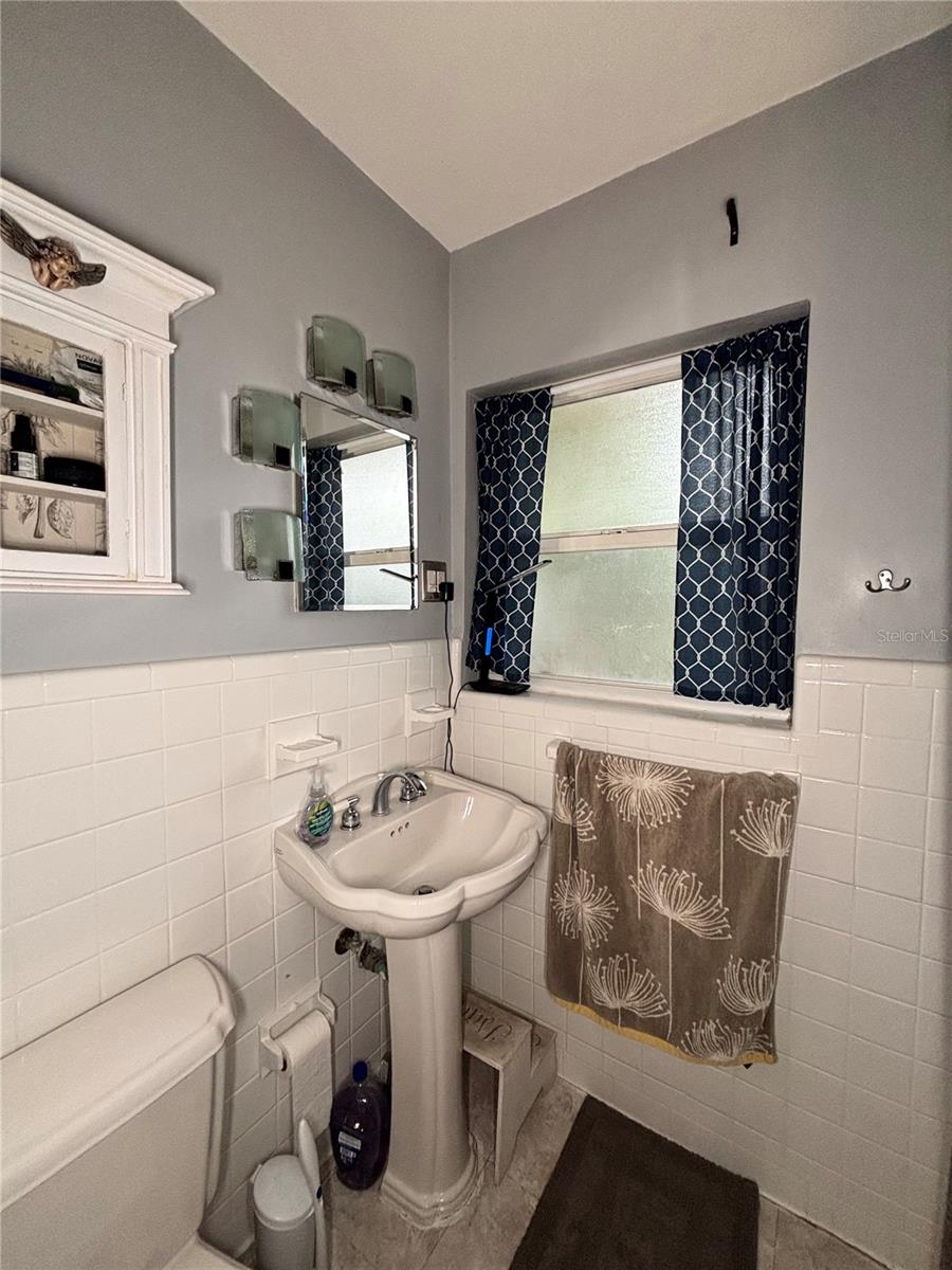 Image 30 of 80 For 114 Arcturas Avenue