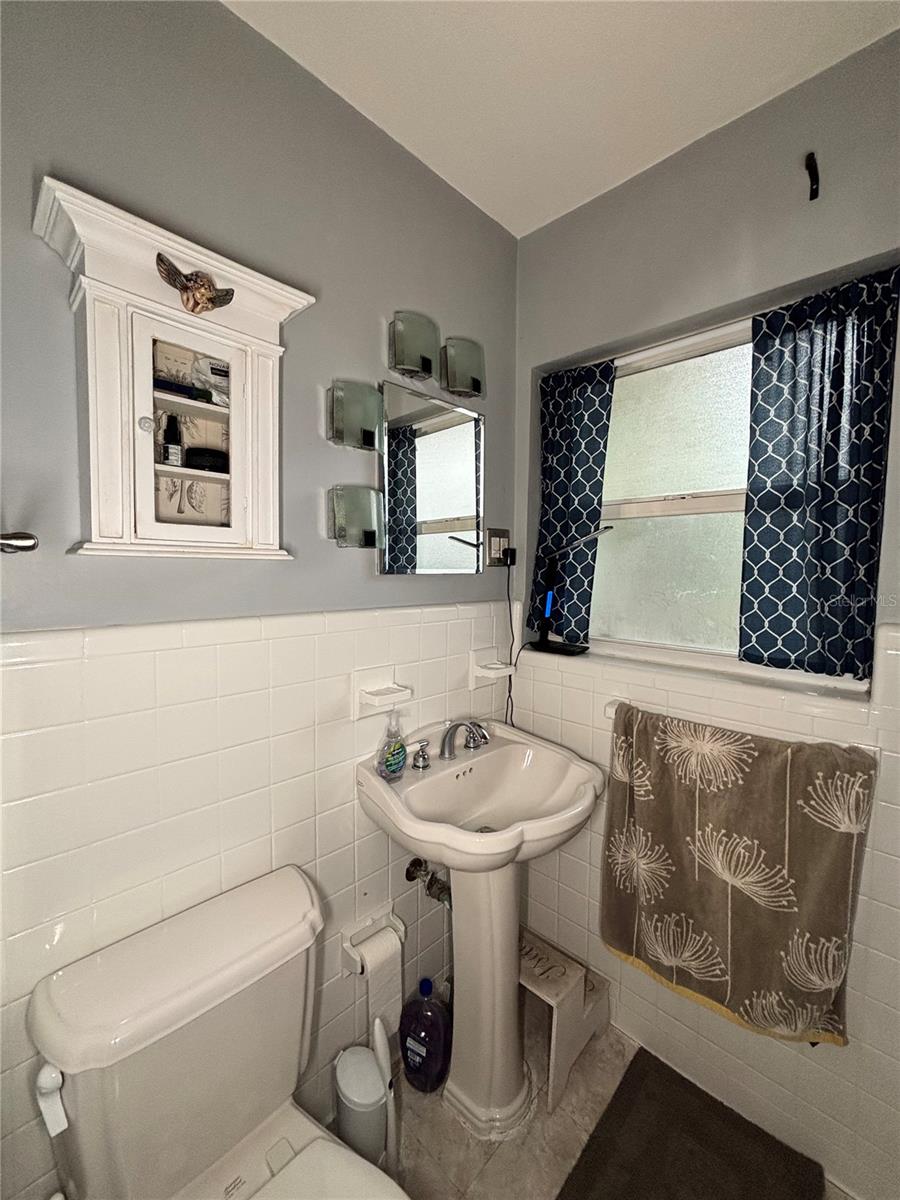 Image 33 of 80 For 114 Arcturas Avenue