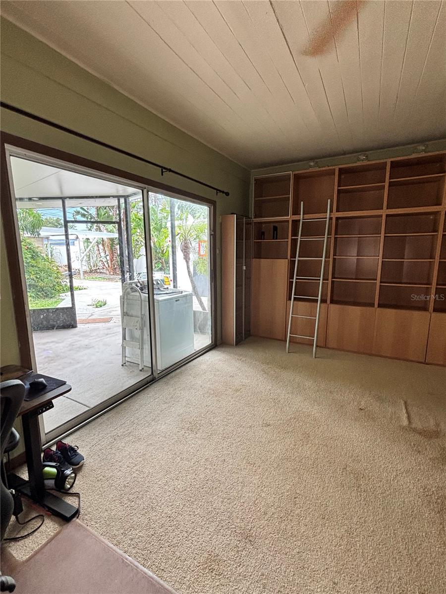 Image 43 of 80 For 114 Arcturas Avenue
