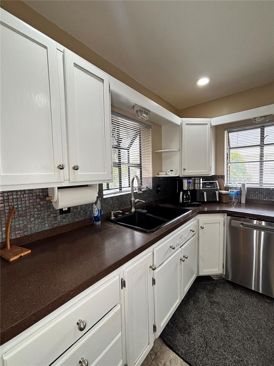 Image 79 of 80 For 114 Arcturas Avenue