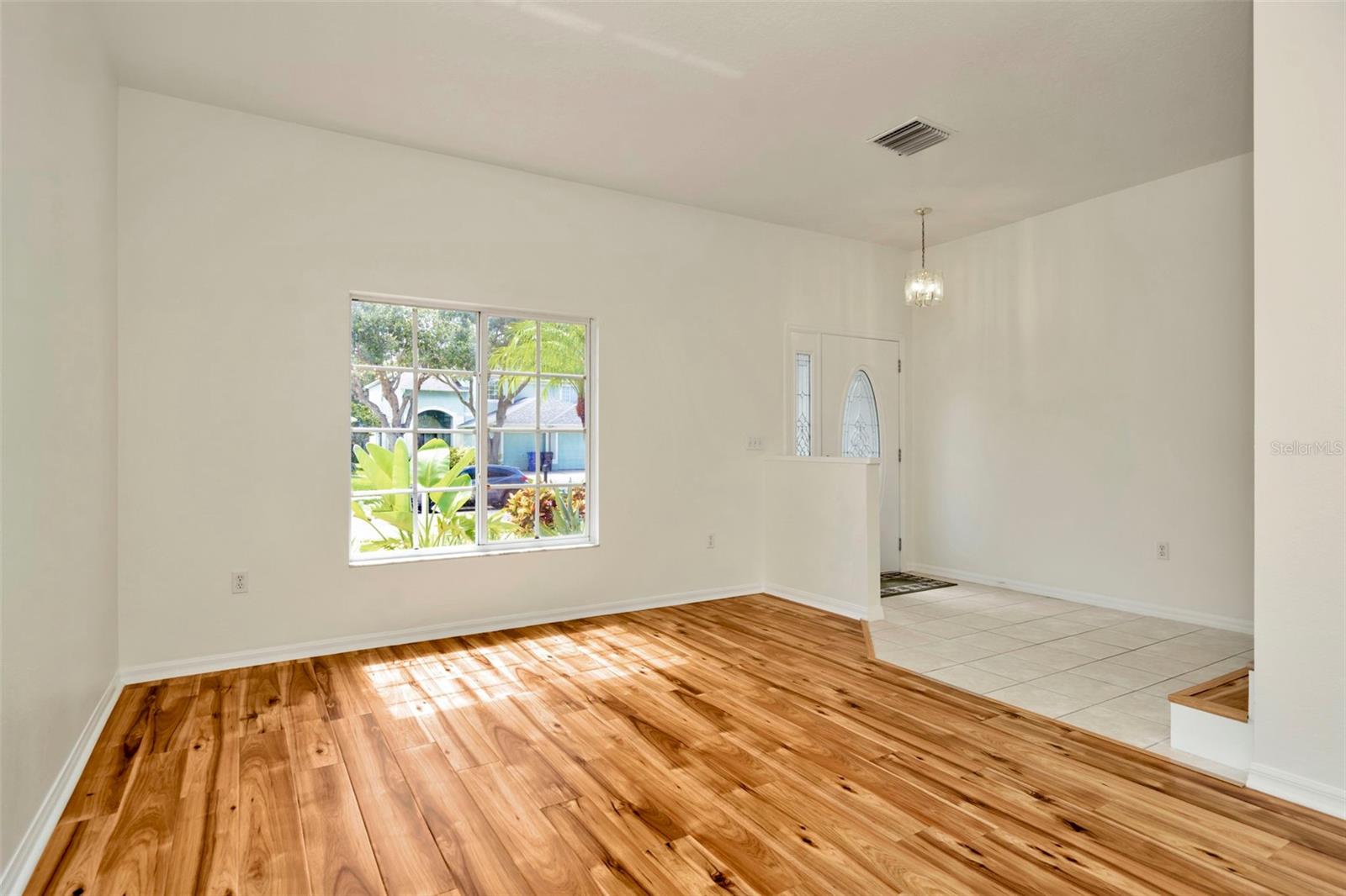 Image 10 of 43 For 1734 Mapleleaf Boulevard