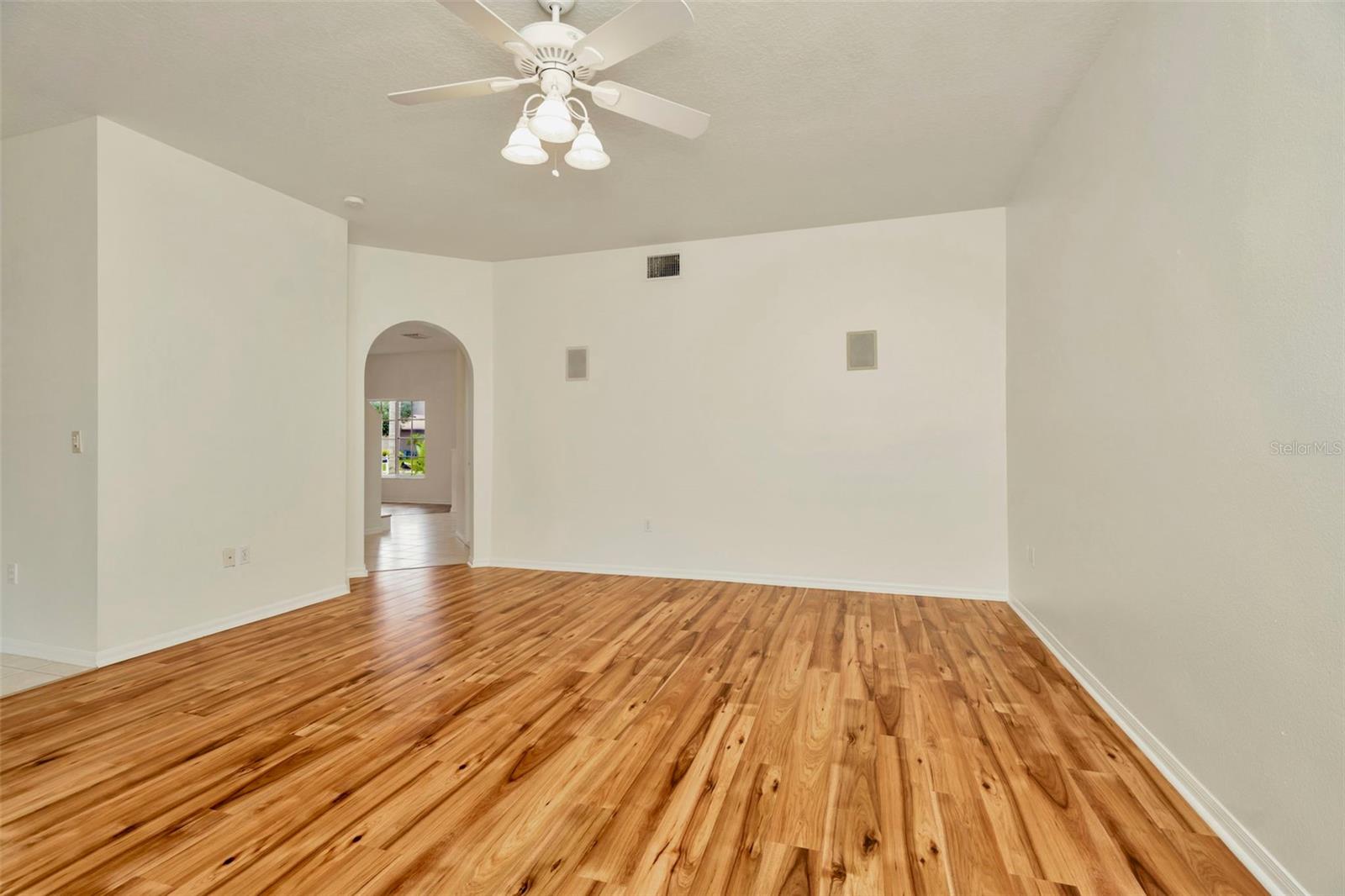 Image 11 of 43 For 1734 Mapleleaf Boulevard