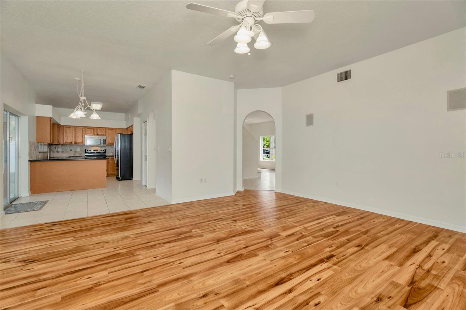 Image 12 of 43 For 1734 Mapleleaf Boulevard