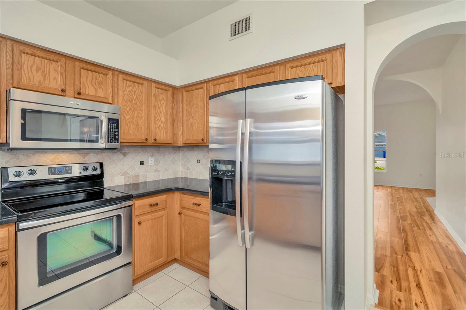Image 17 of 43 For 1734 Mapleleaf Boulevard