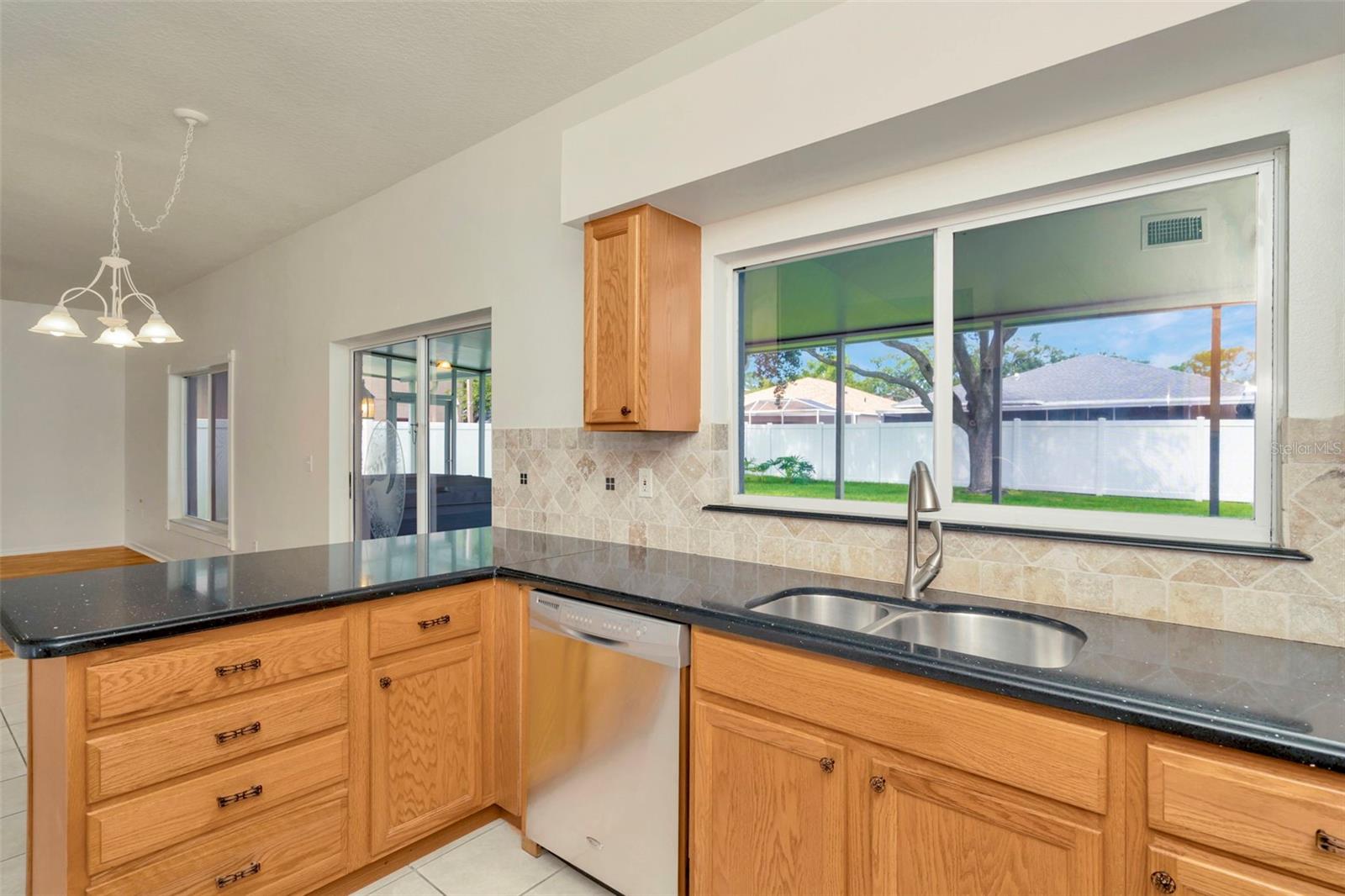 Image 18 of 43 For 1734 Mapleleaf Boulevard
