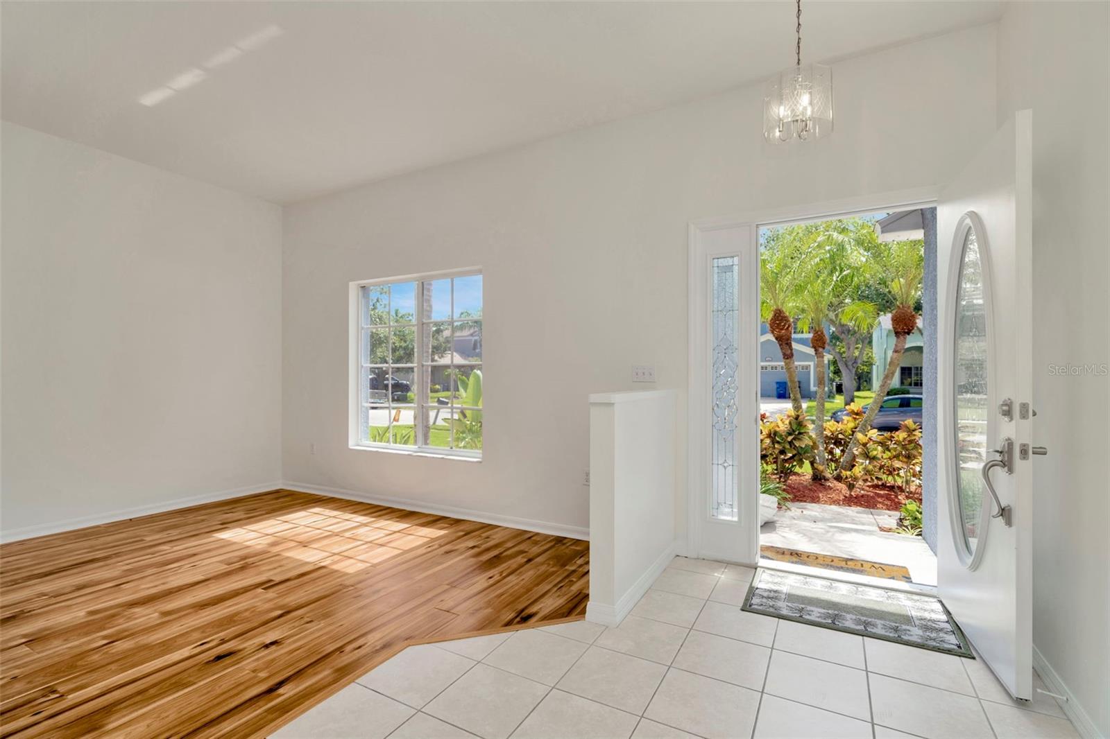 Image 4 of 43 For 1734 Mapleleaf Boulevard
