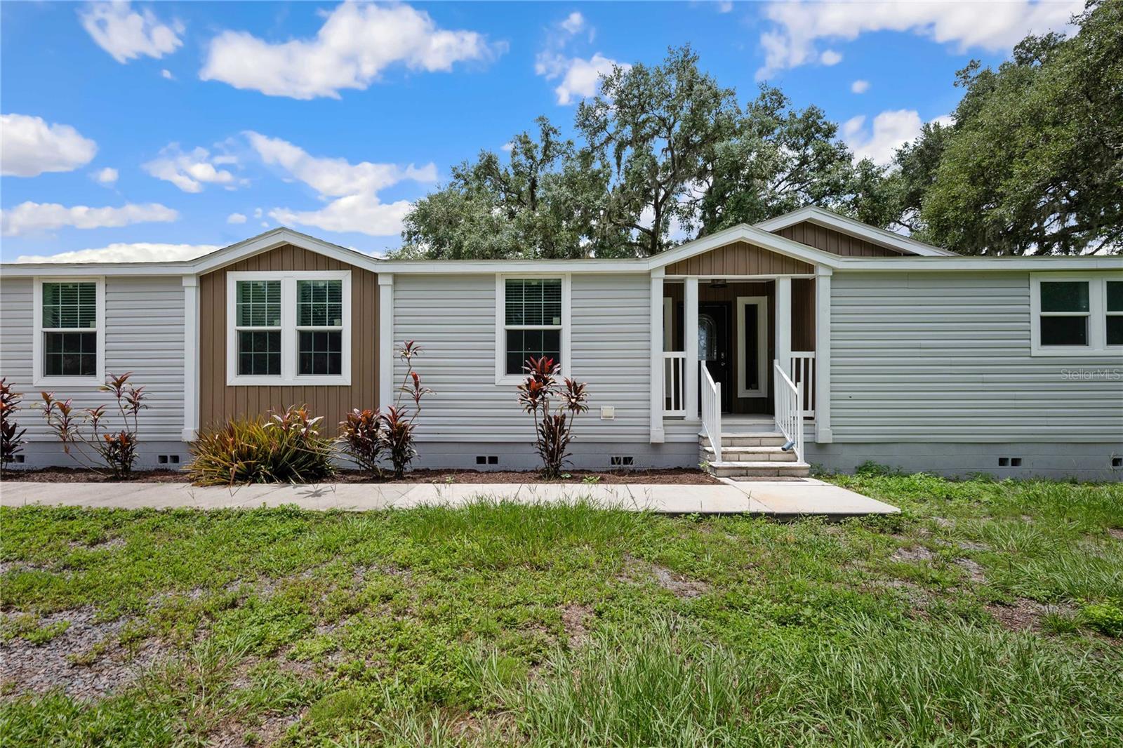 Image 2 of 26 For 6728 Sutton Oaks Lane
