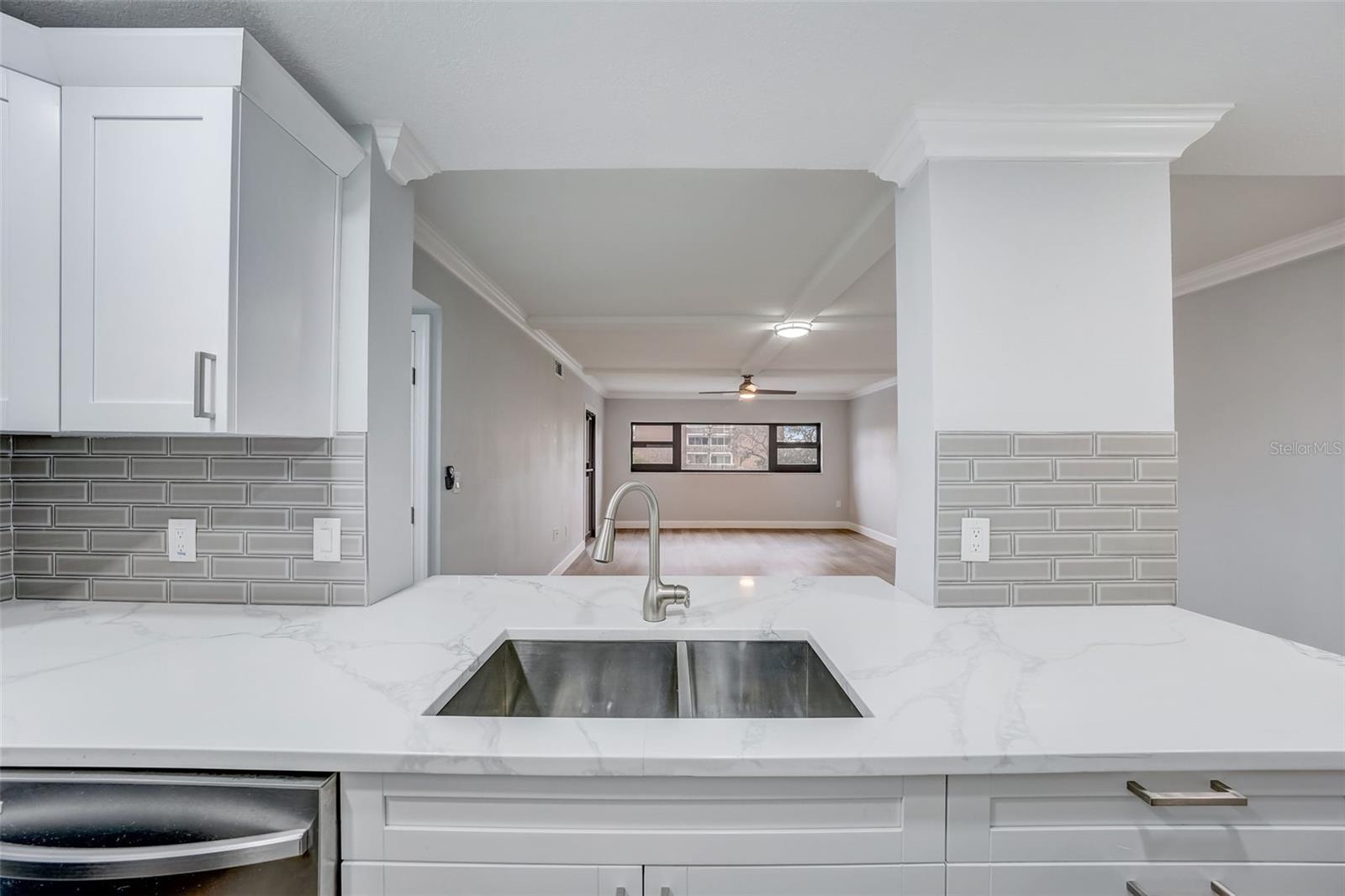 Image 9 of 48 For 4141 Bayshore Boulevard 306