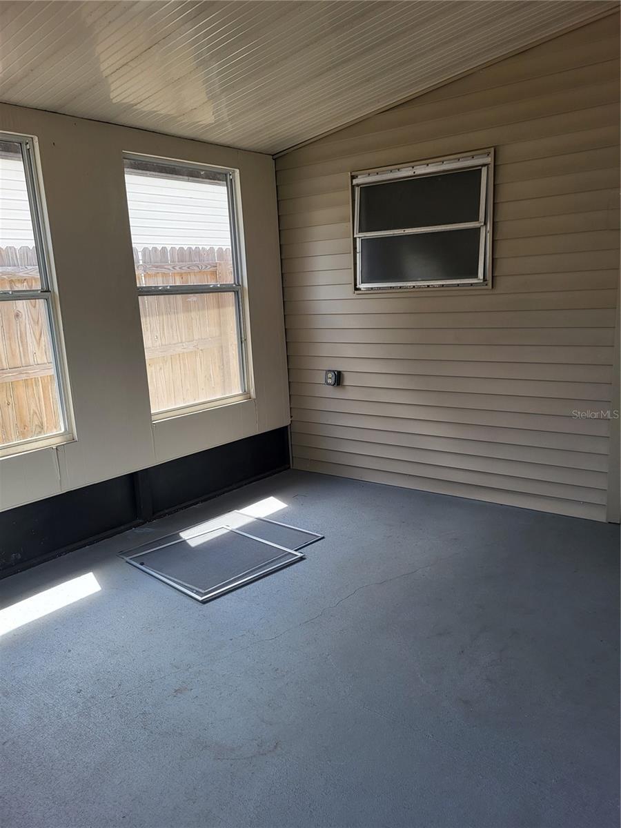 Image 15 of 20 For 12240 Seminole Boulevard 12