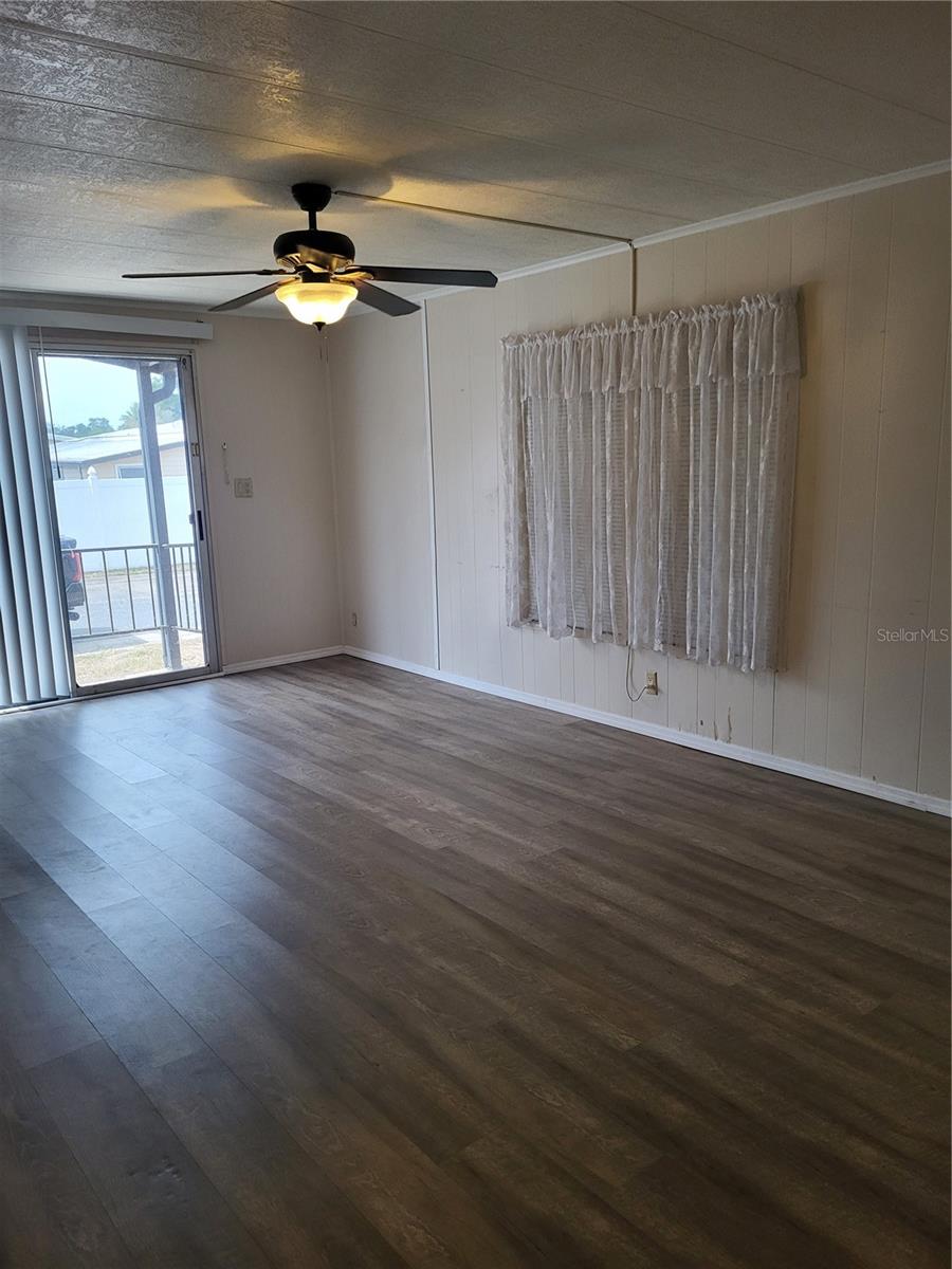 Image 3 of 20 For 12240 Seminole Boulevard 12