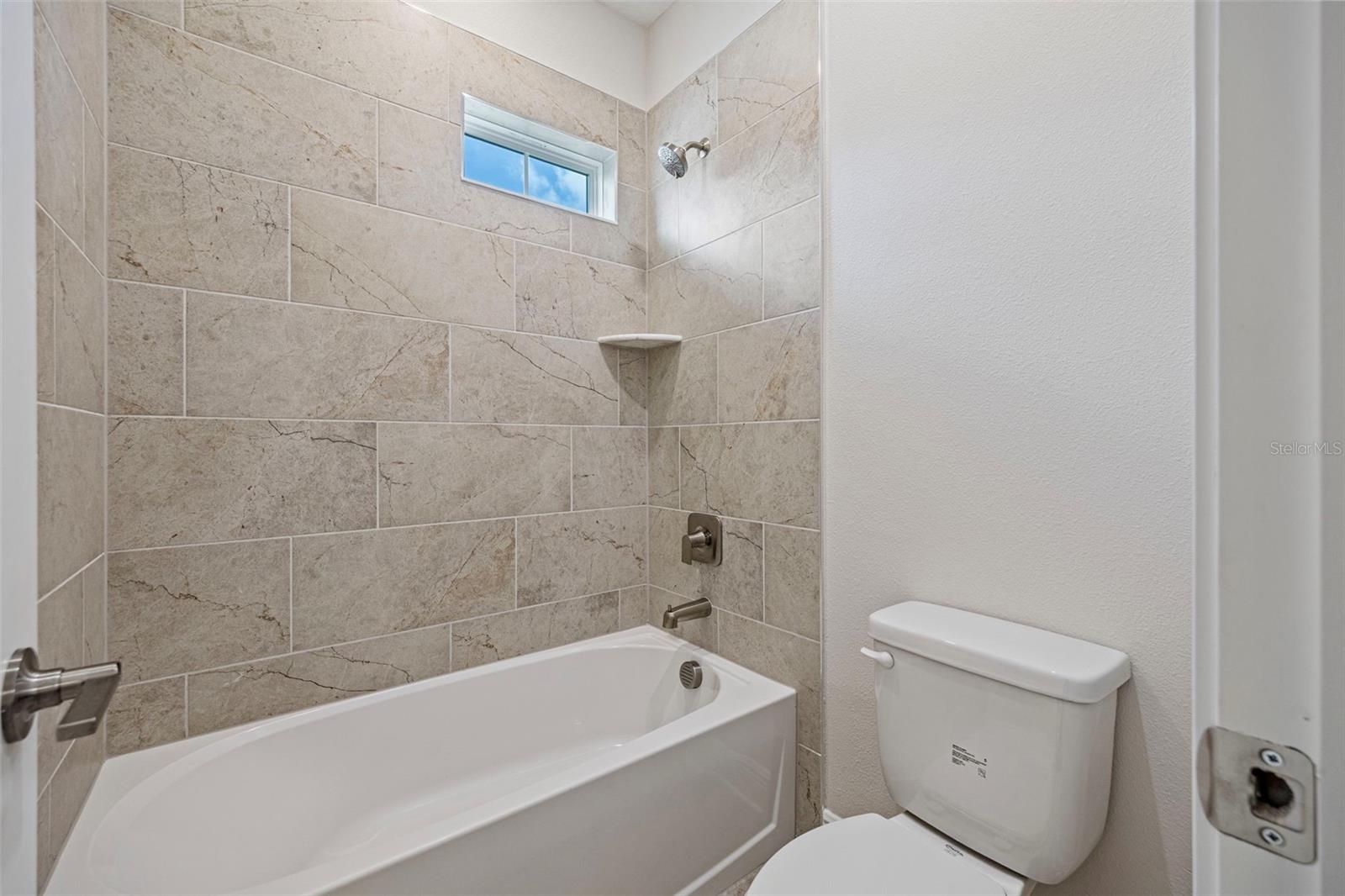 Listing photo id 36 for 919 Adalee Street