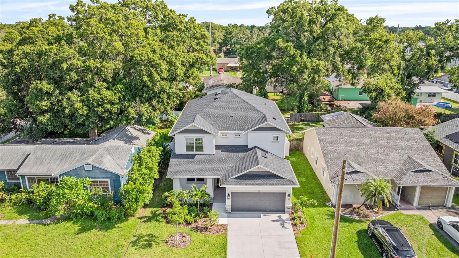 Listing photo id 47 for 919 Adalee Street