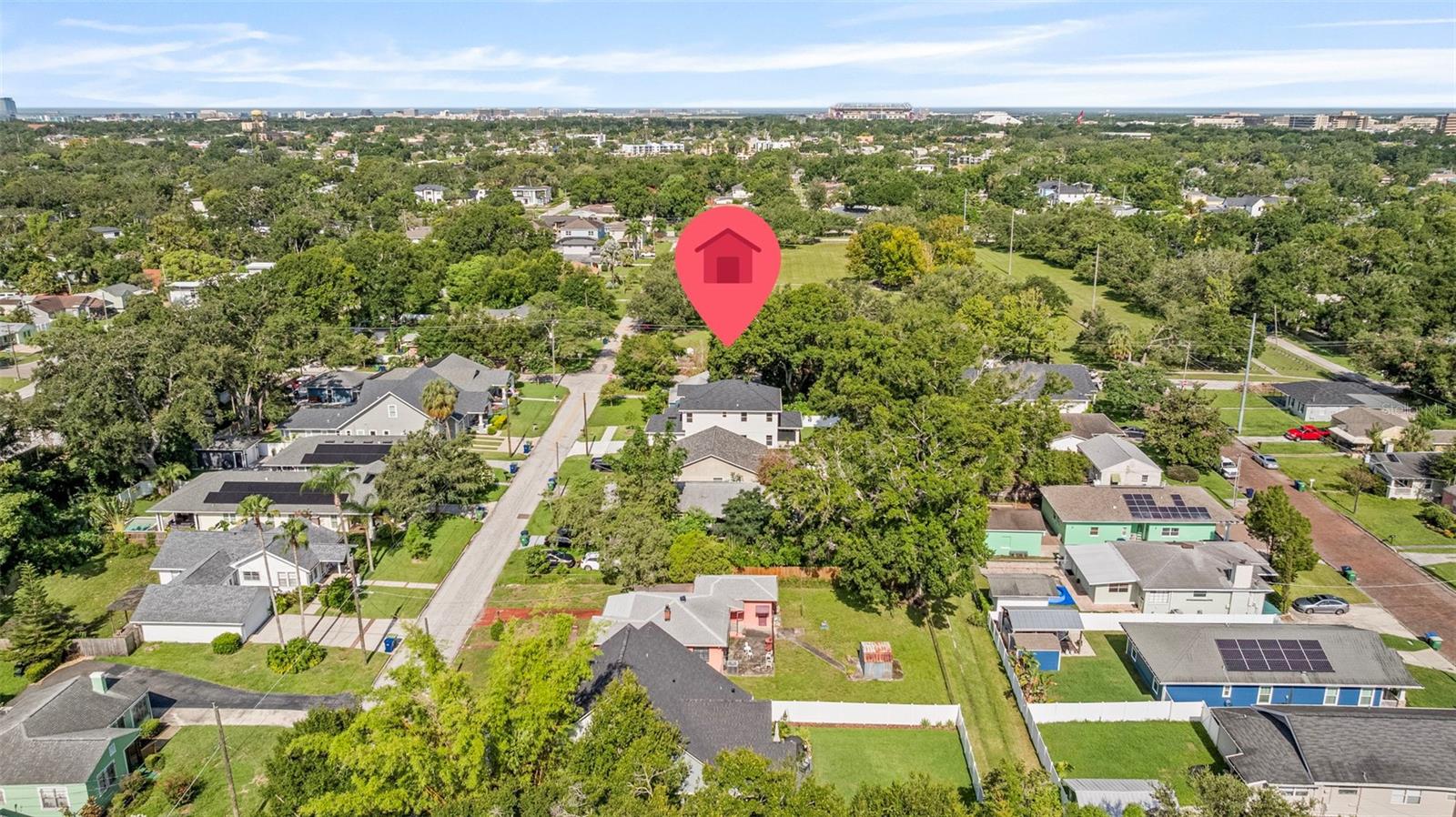 Listing photo id 55 for 919 Adalee Street