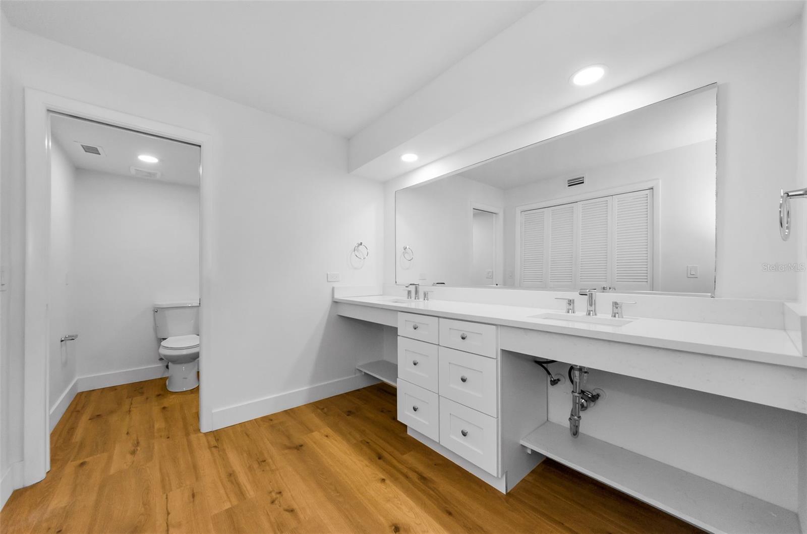Image 22 of 44 For 3062 Eastland Boulevard 308