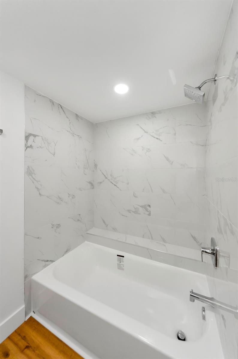 Image 23 of 44 For 3062 Eastland Boulevard 308