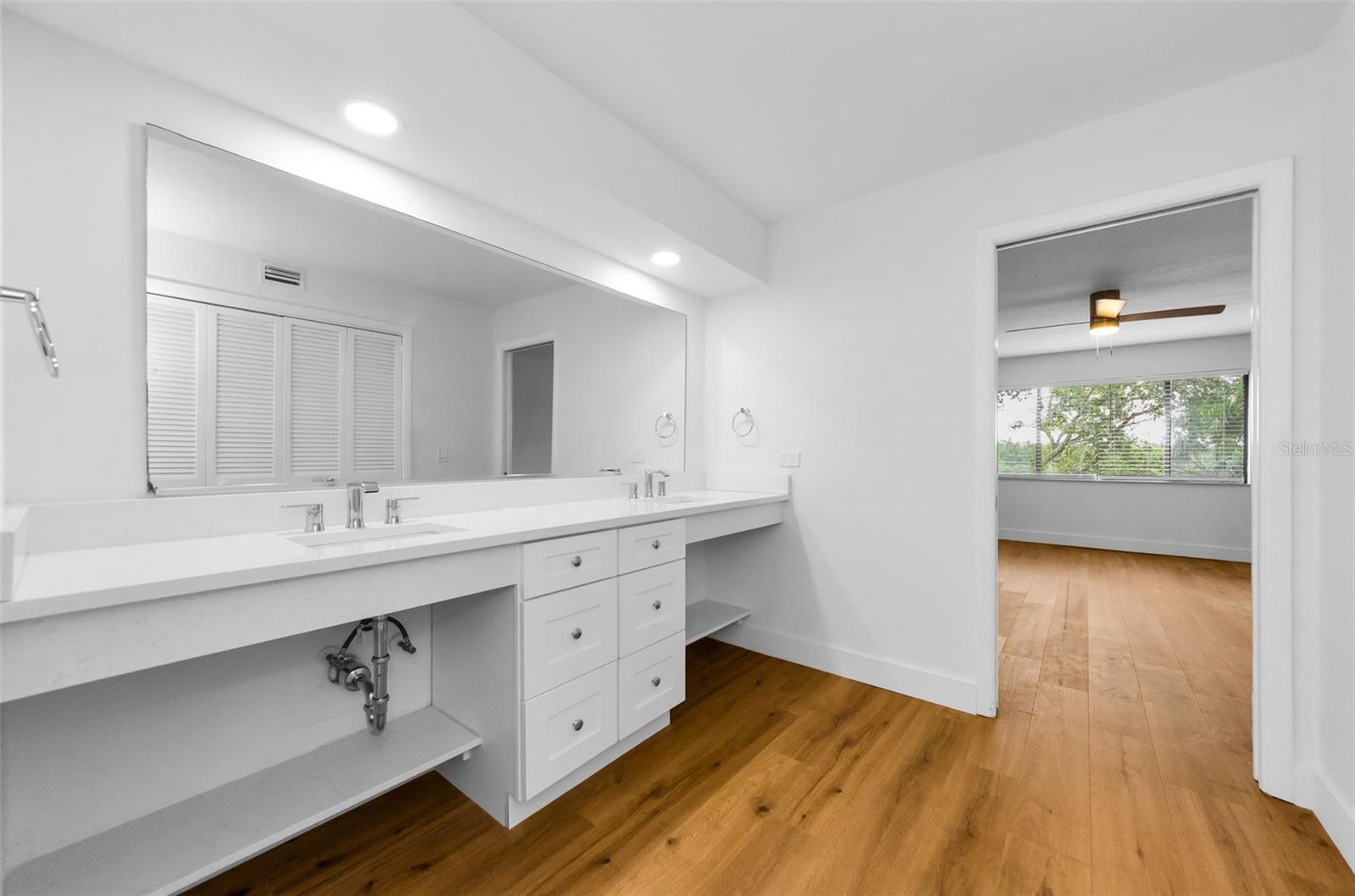 Image 24 of 44 For 3062 Eastland Boulevard 308