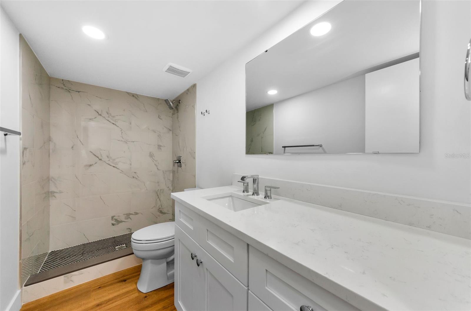 Image 27 of 44 For 3062 Eastland Boulevard 308
