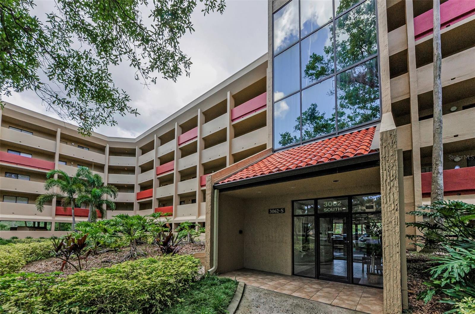 Image 3 of 44 For 3062 Eastland Boulevard 308